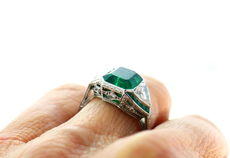 Art Deco Emerald Diamond Platinum Ring For Sale 3
