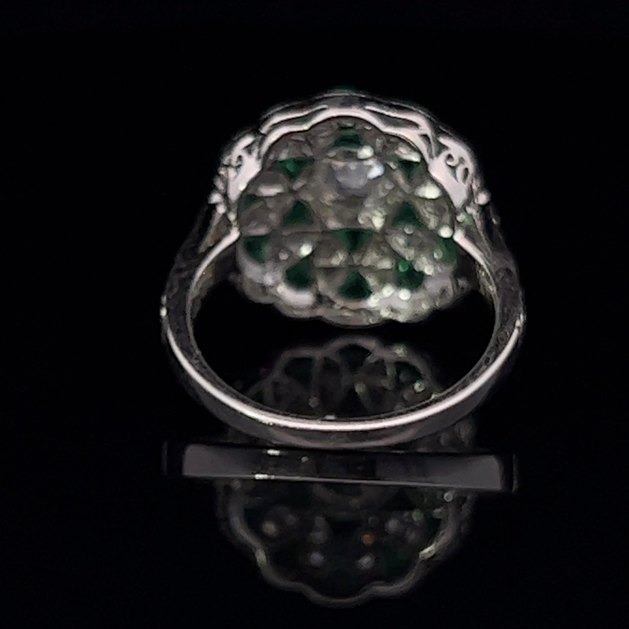 Women's or Men's Art Deco Emerald & Diamond Ring Circa 1930s For Sale