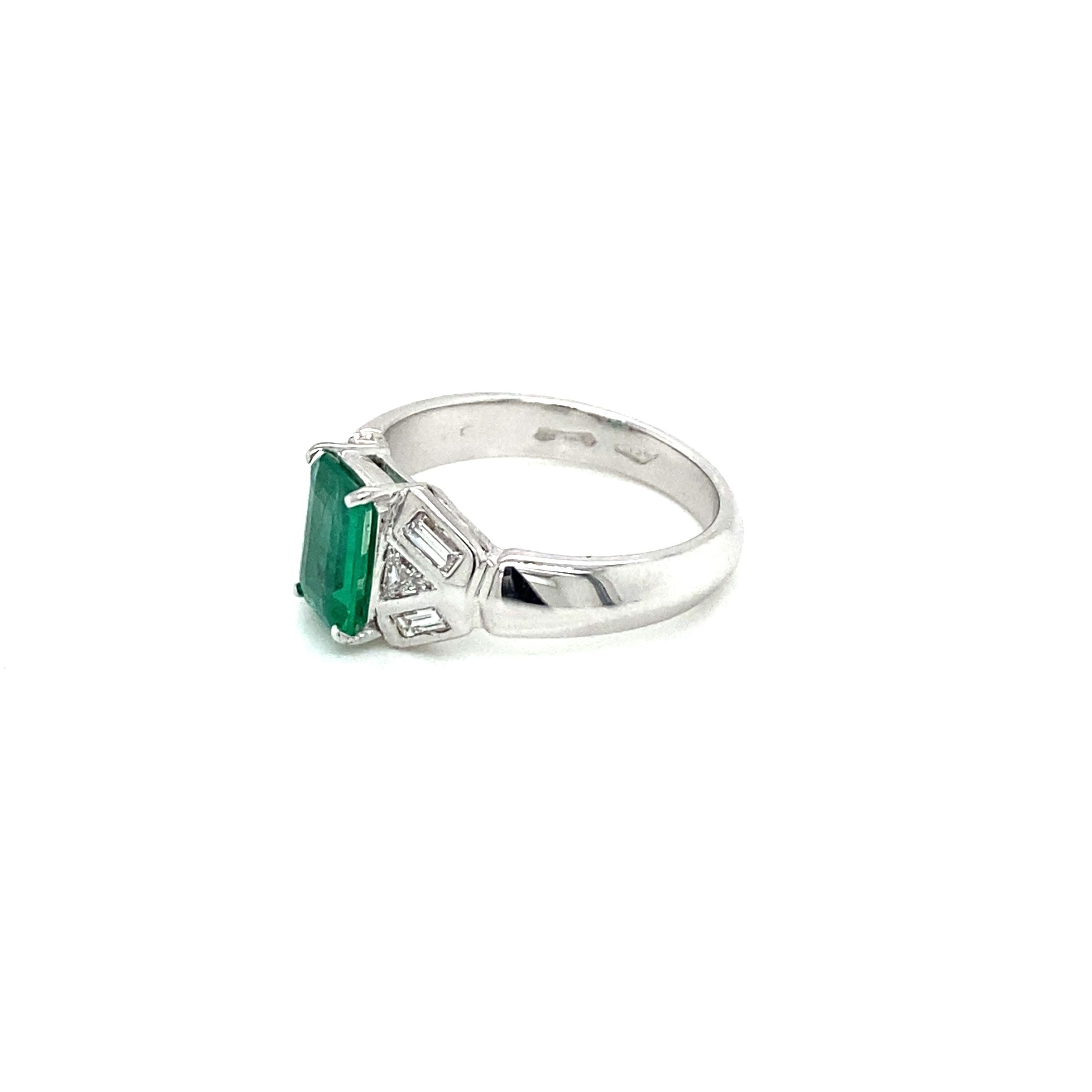 Art Deco Emerald Diamond Ring 4