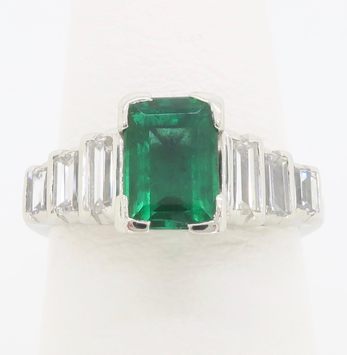 Art Deco Emerald & Diamond Ring Made in Platinum For Sale 5