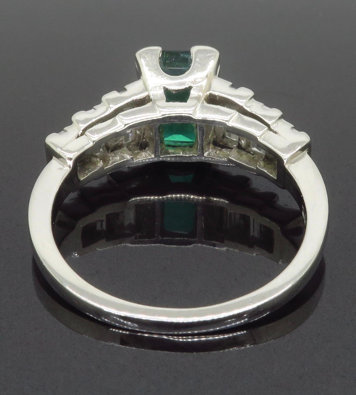 Art Deco Emerald & Diamond Ring Made in Platinum For Sale 1