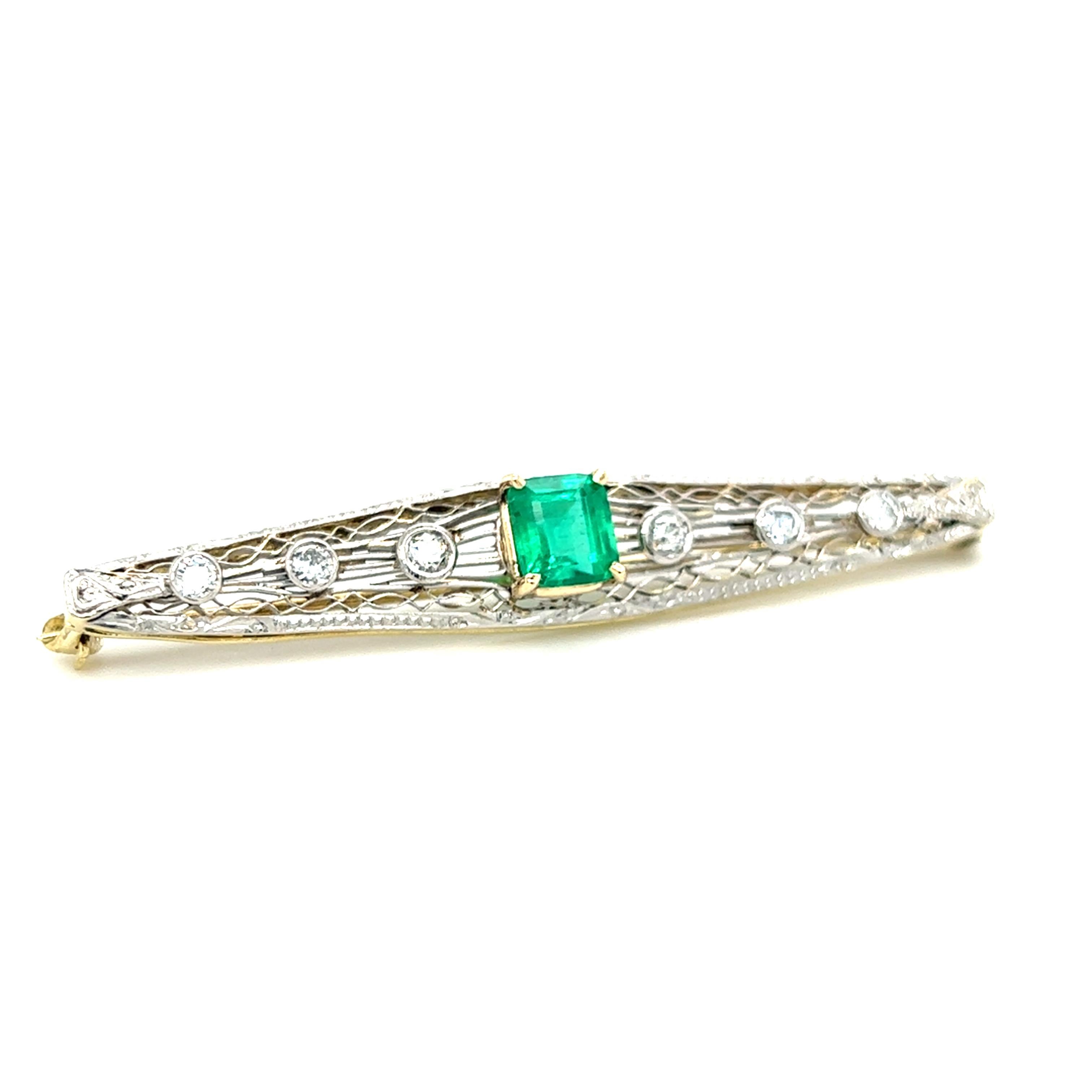 Art Deco Emerald & European Cut Diamond Filigree Bar Pin in 14K Gold  In Good Condition In Towson, MD