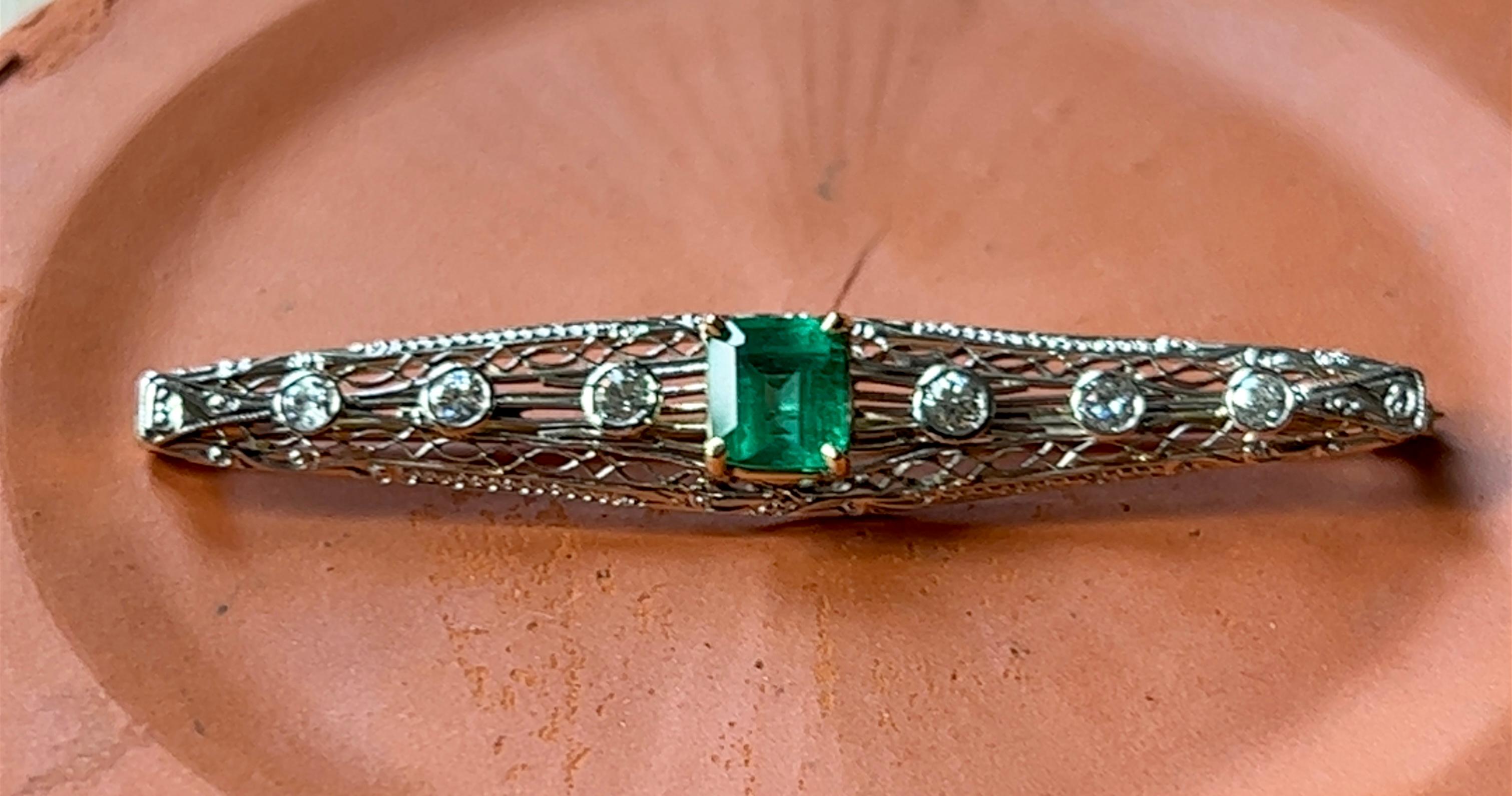 Women's or Men's Art Deco Emerald & European Cut Diamond Filigree Bar Pin in 14K Gold  For Sale