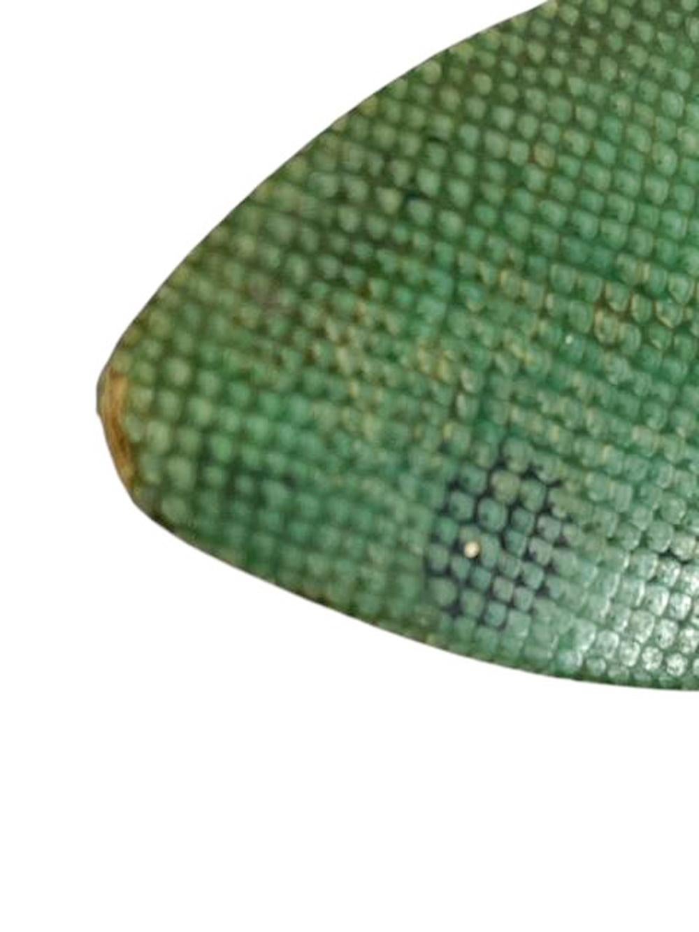 Art Deco Emerald Green Dyed Equine Shagreen Brieföffner von Page Turner (Englisch) im Angebot