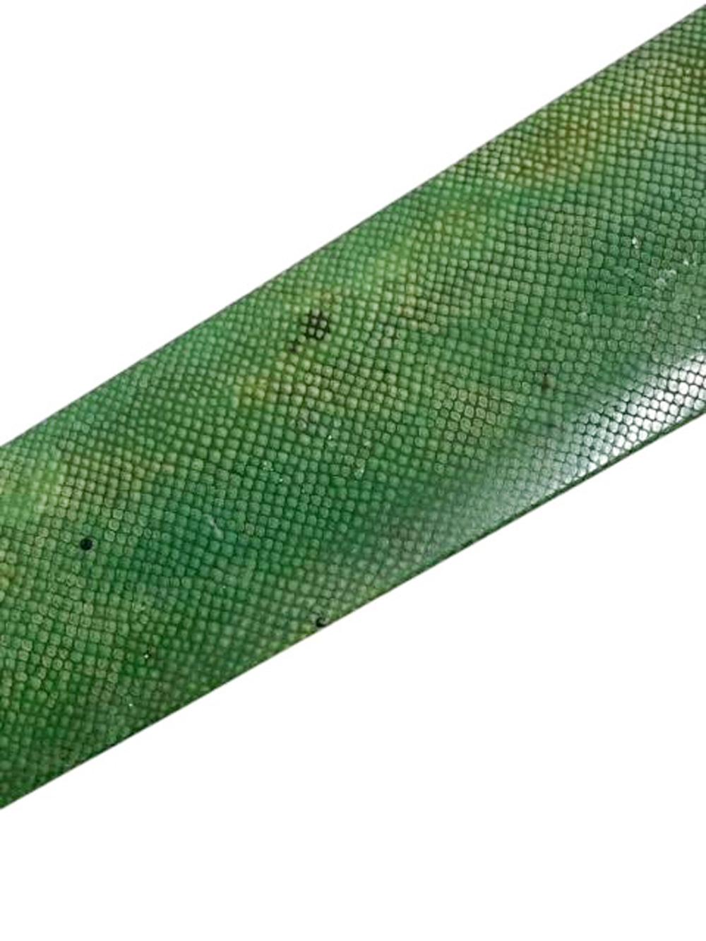 Art Deco Emerald Green Dyed Equine Shagreen Brieföffner von Page Turner (20. Jahrhundert) im Angebot