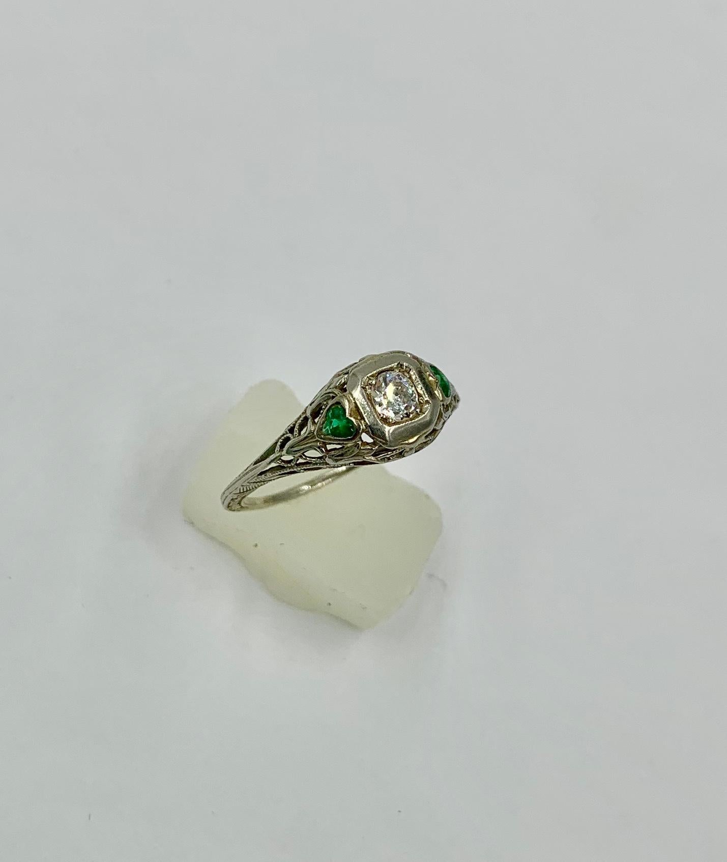 Art Deco Emerald Heart Diamond Wedding Engagement Ring 18 Karat White Gold For Sale 3
