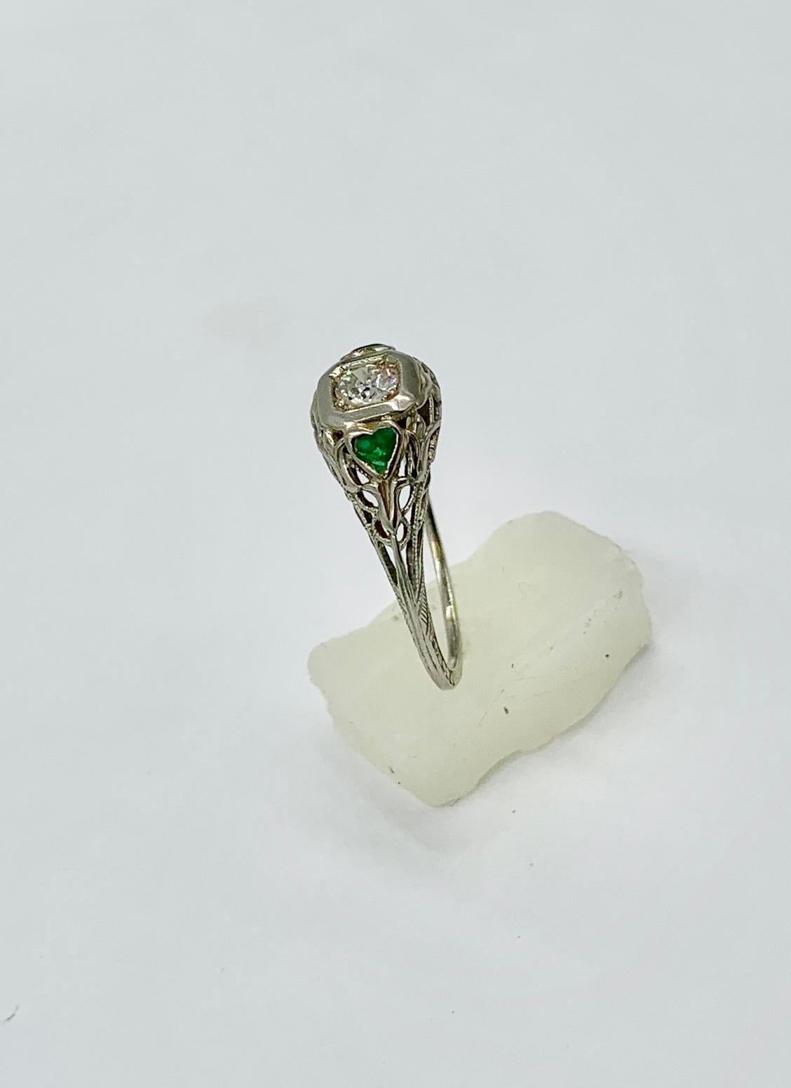 Art Deco Emerald Heart Diamond Wedding Engagement Ring 18 Karat White Gold For Sale 4