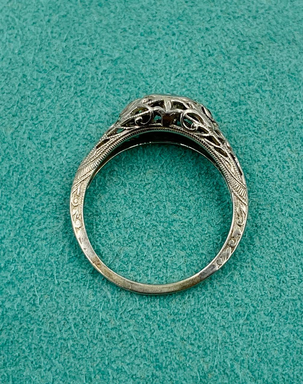 Art Deco Emerald Heart Diamond Wedding Engagement Ring 18 Karat White Gold For Sale 1