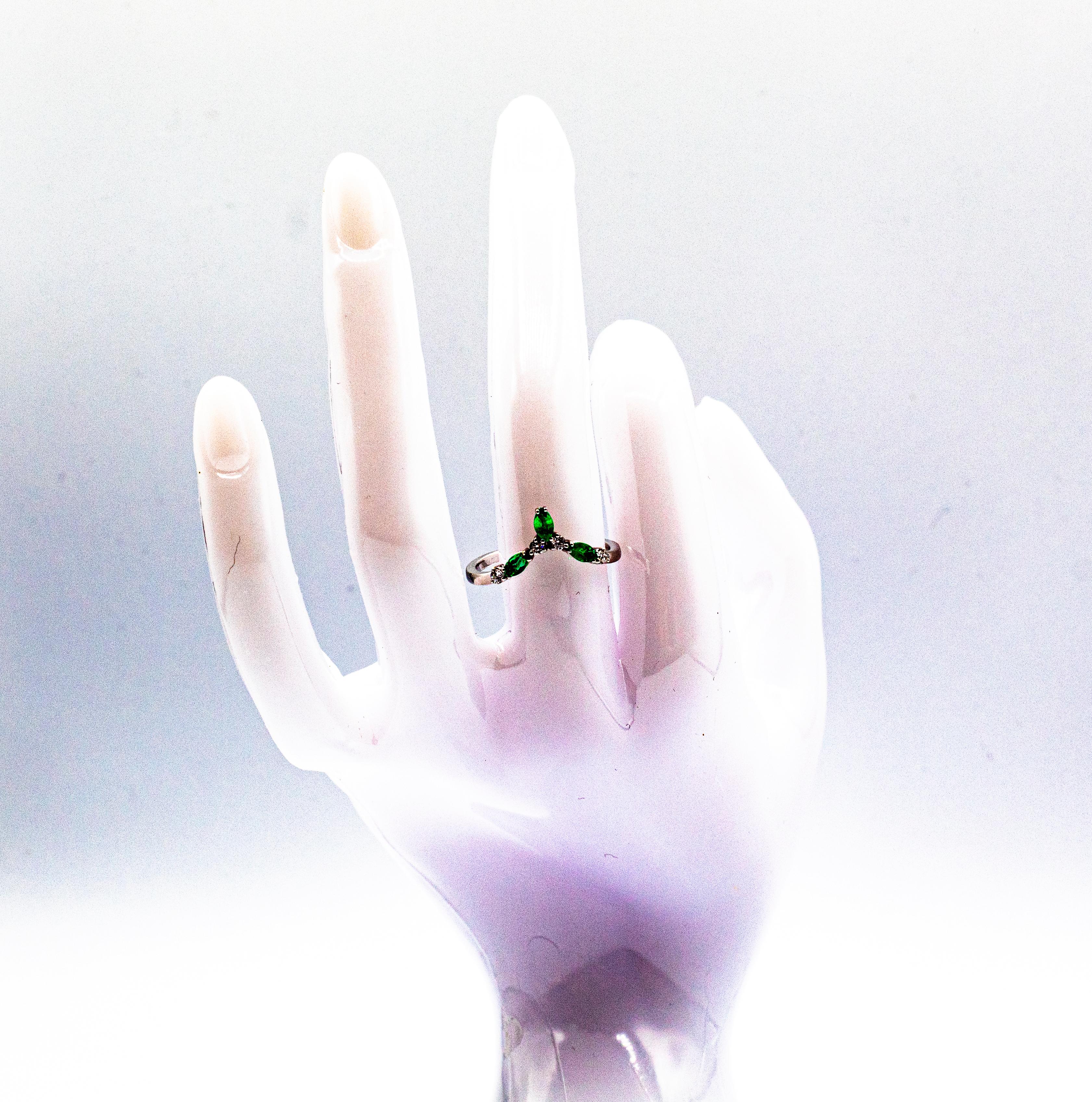 Art Deco Smaragd Weiß Diamant Aquamarin Weißgold Dreifach Cocktail Ring Set im Angebot 11