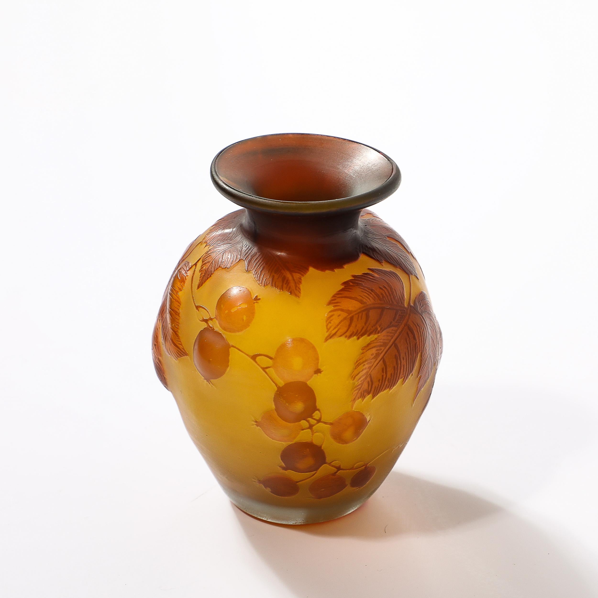 Art Deco Émile Gallé Kamee Glas mit Bernstein und gelben NATURALIST Details Vase im Angebot 5