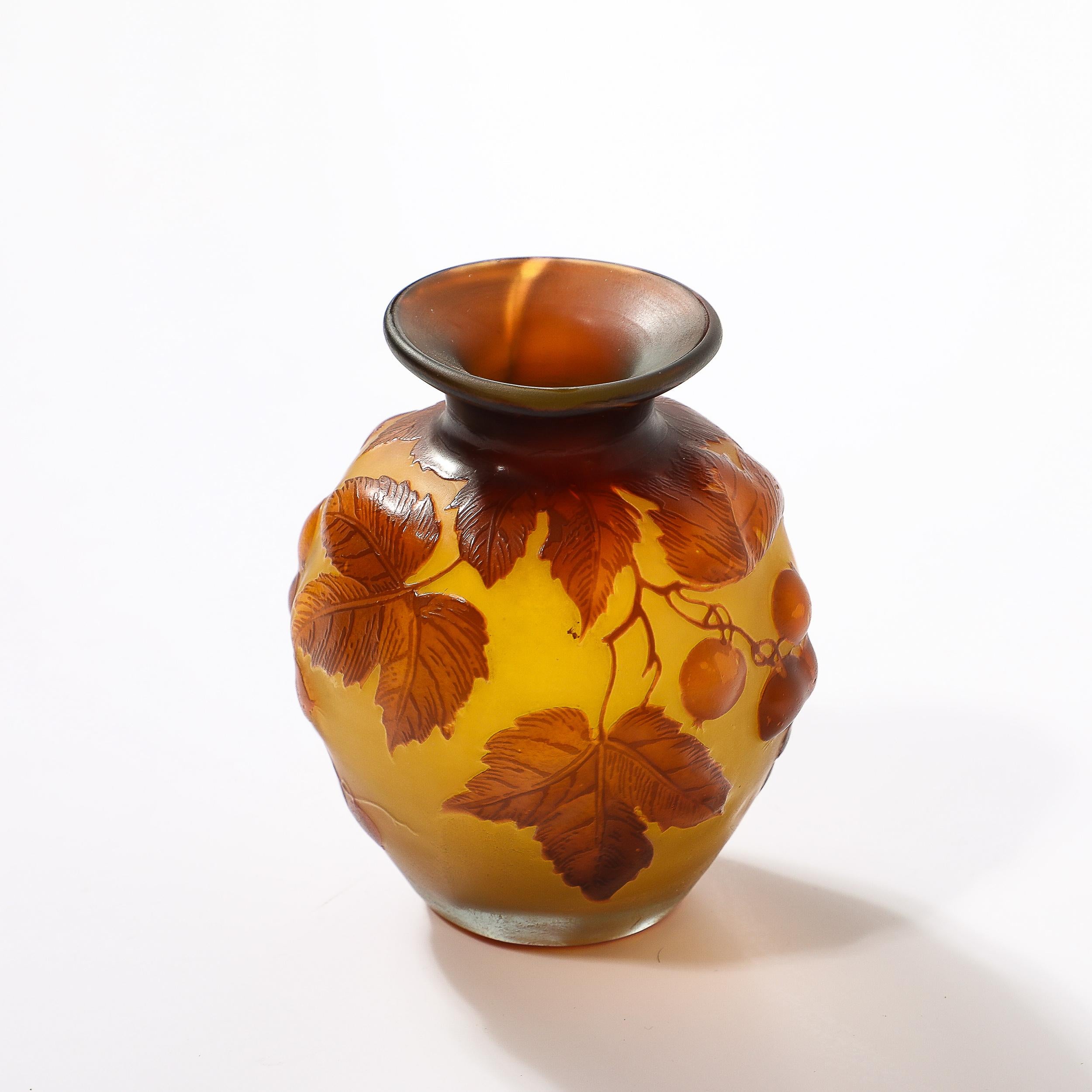 Art Deco Émile Gallé Kamee Glas mit Bernstein und gelben NATURALIST Details Vase im Angebot 6