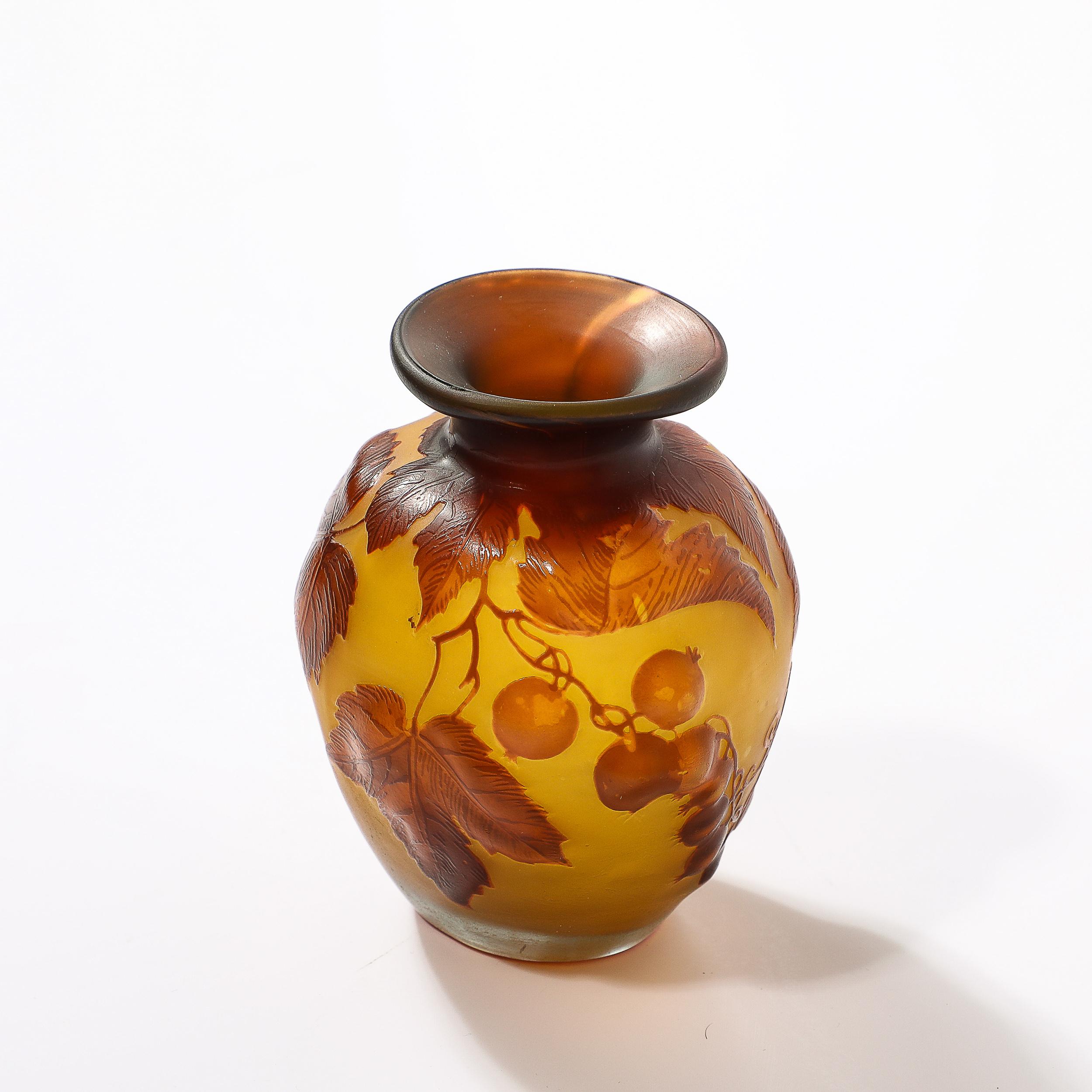 Art Deco Émile Gallé Kamee Glas mit Bernstein und gelben NATURALIST Details Vase im Angebot 2