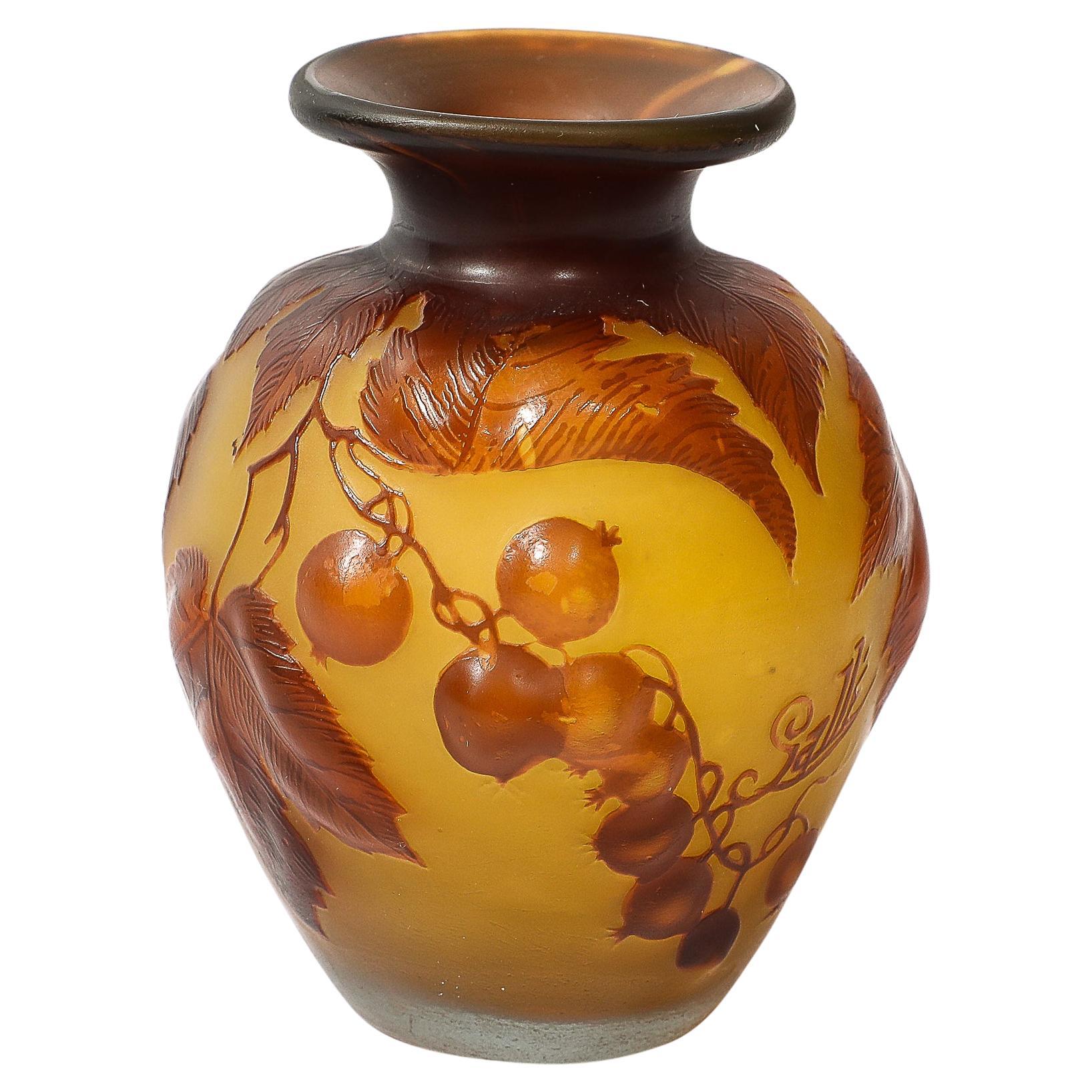 How do you tell if a Gallé vase is real?