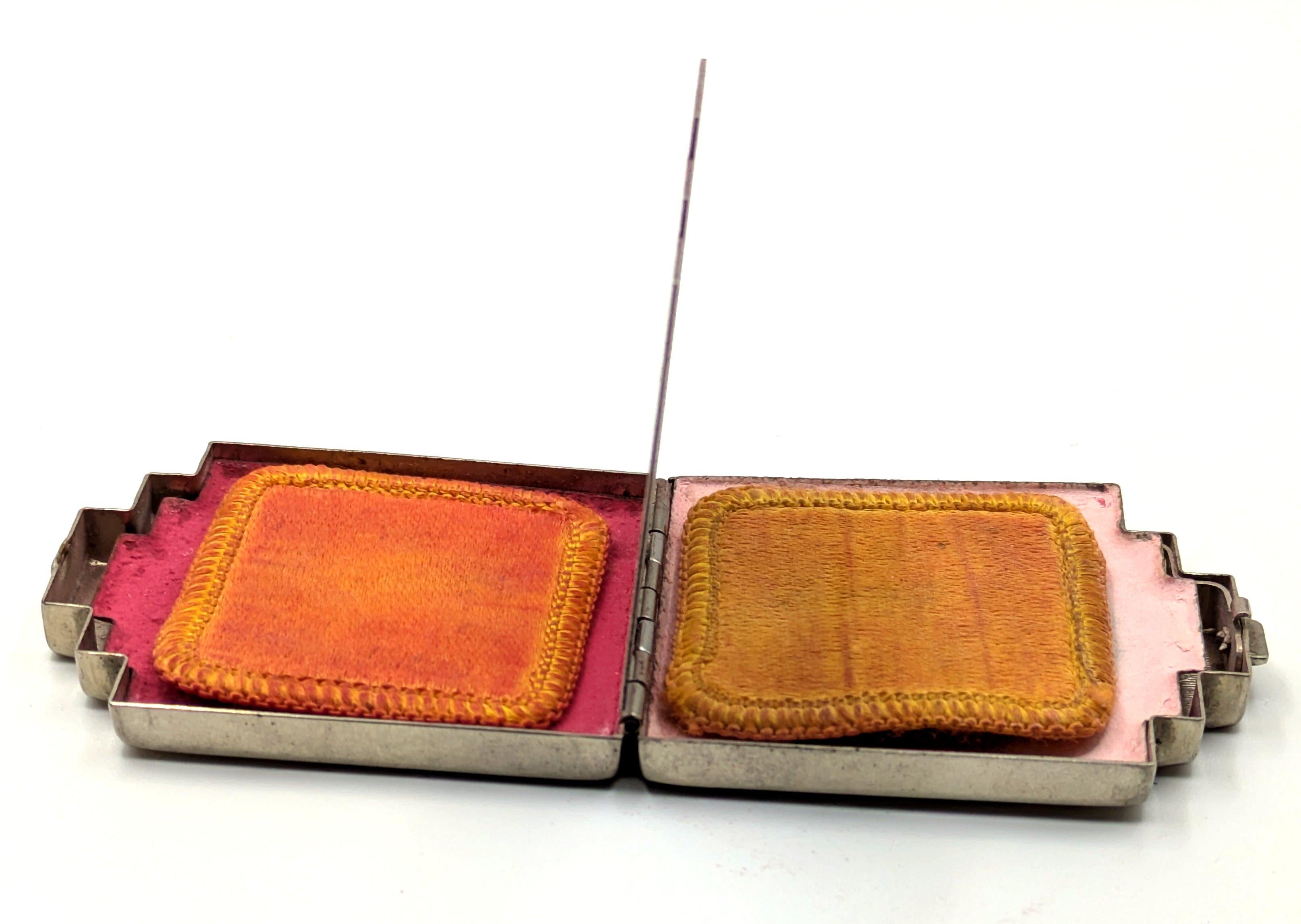 Art Deco Empire State Building Powder Compact, c1930 im Angebot 5