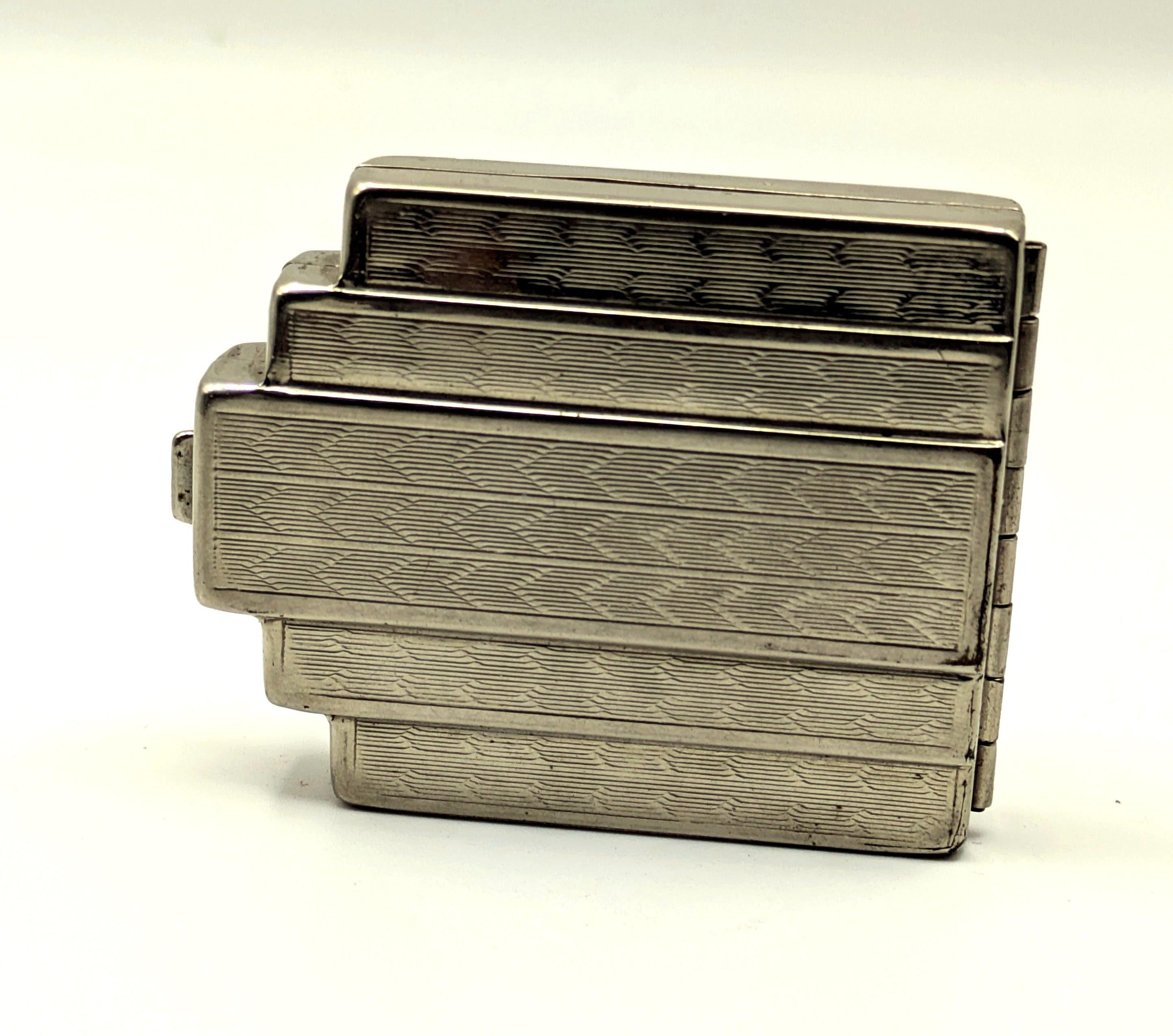 Art Deco Empire State Building Powder Compact, c1930 im Angebot 8