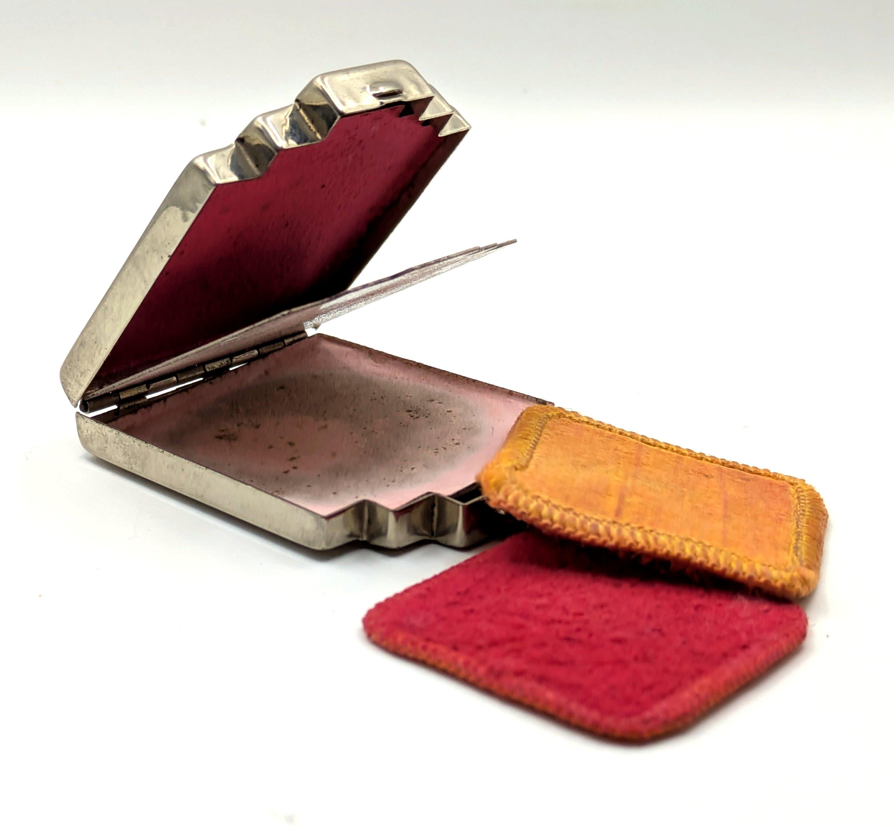 Art Deco Empire State Building Powder Compact, c1930 im Angebot 2