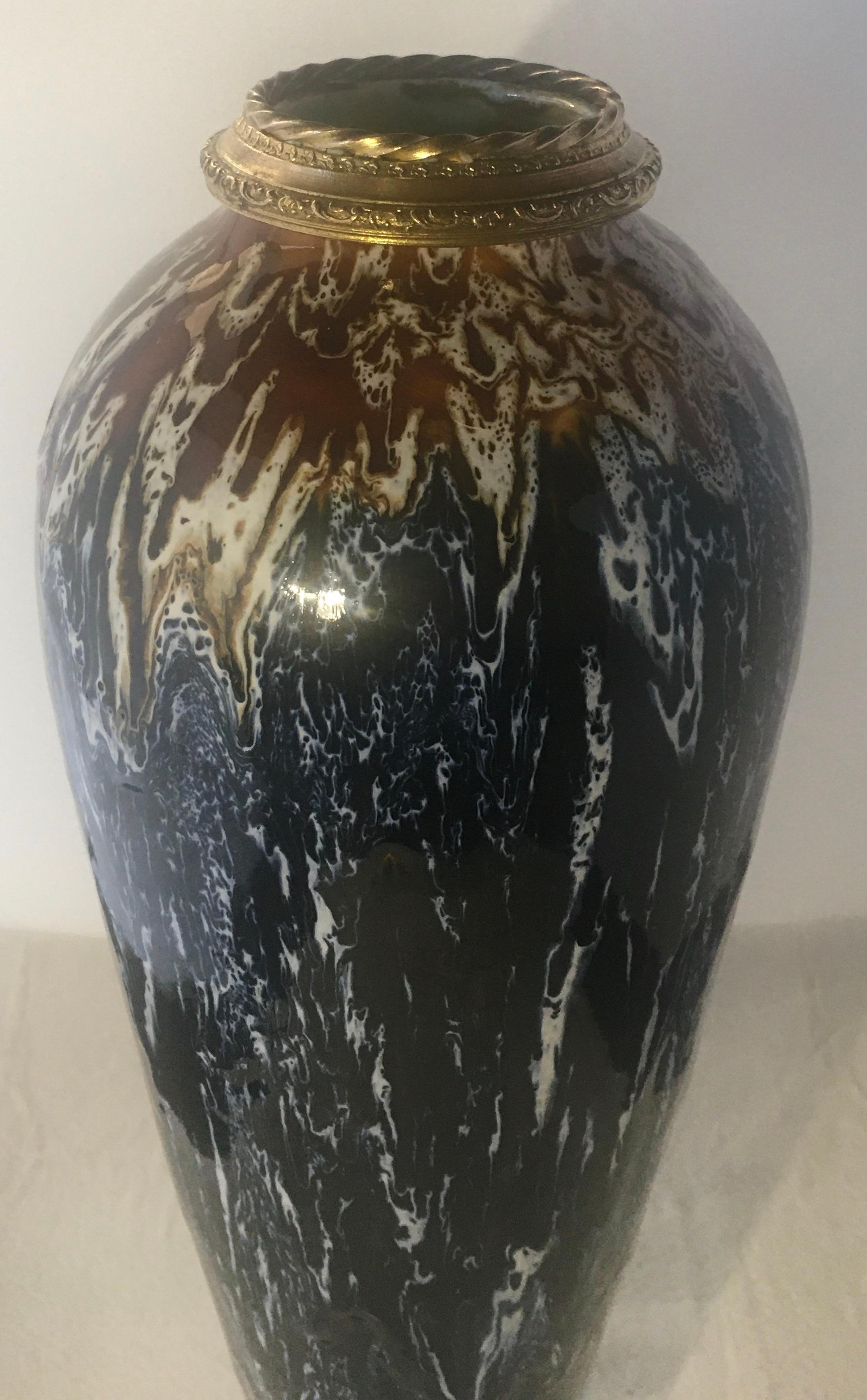 Français Charles Catteau pour Boch La Louvière Vase à fleurs en céramique émaillée Art Déco, signé en vente