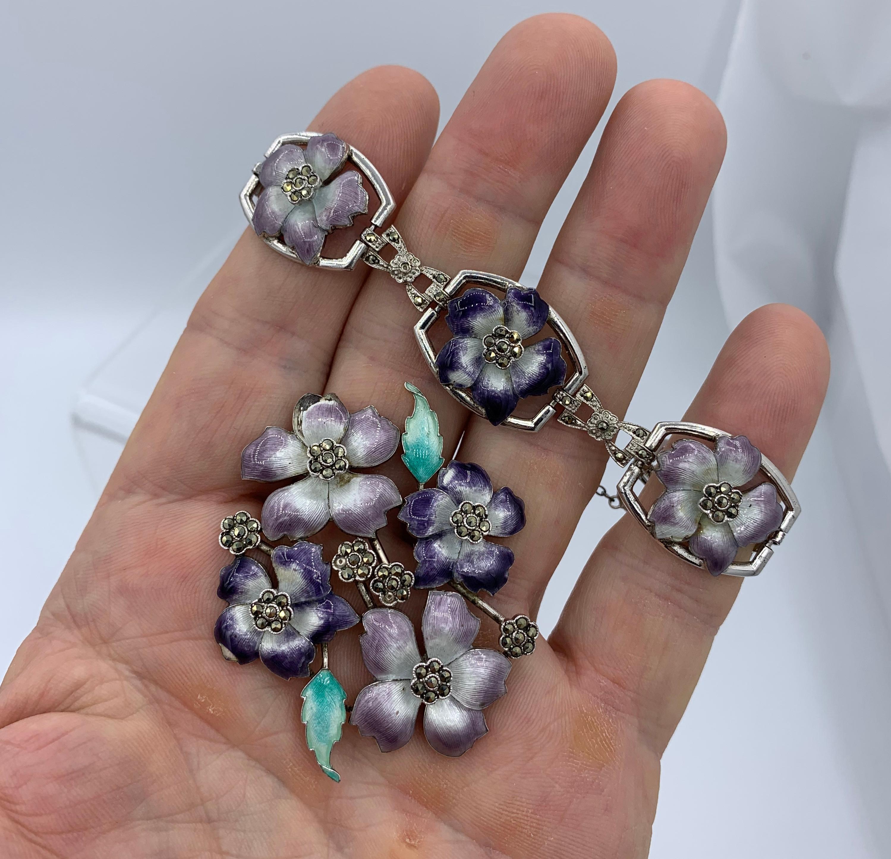 flower bracelets or brooches