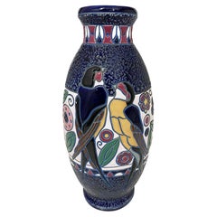 Vase Art Déco avec oiseaux d'Amphora Czecho-Slovakia, 1920