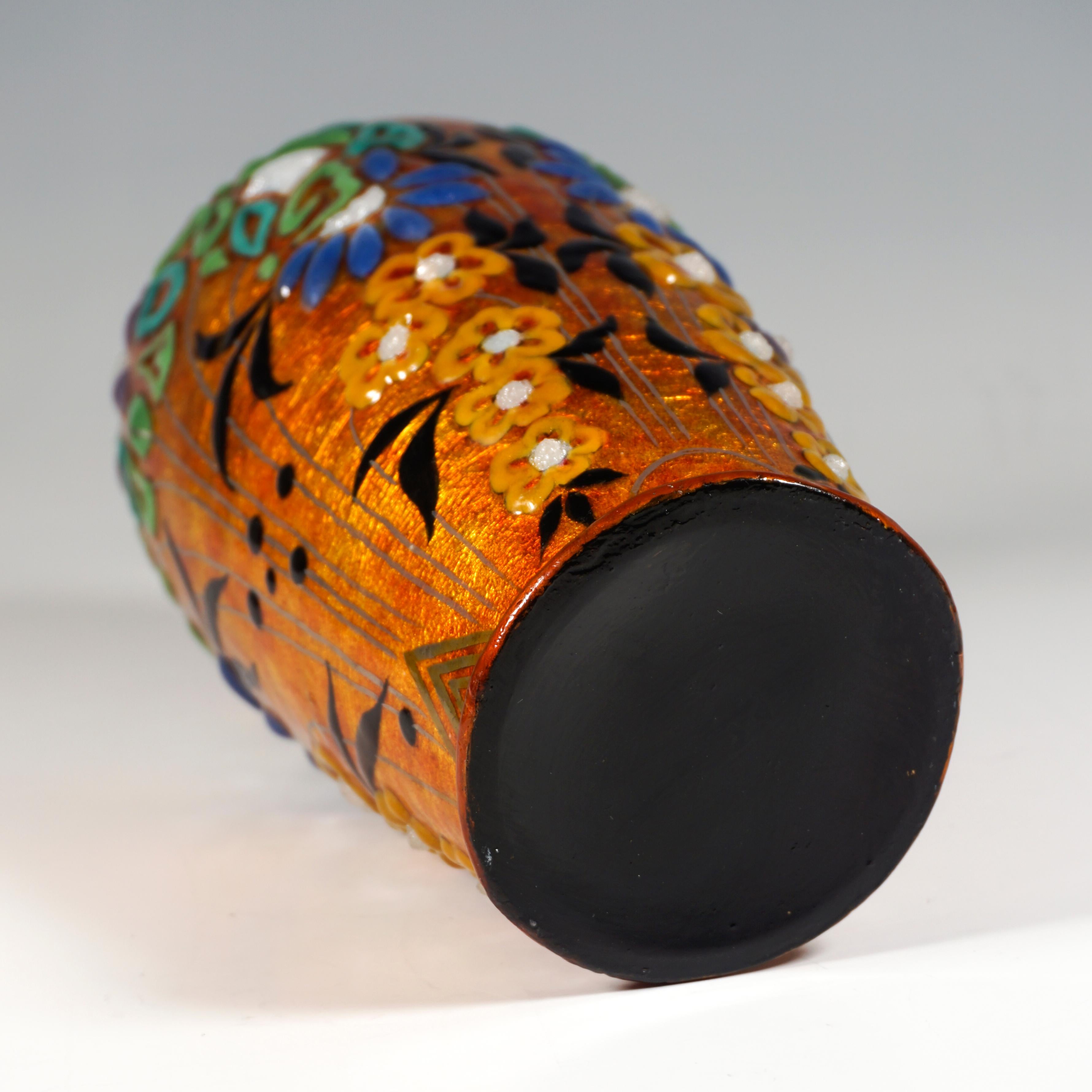 Vase en émail Art Déco avec décor floral, Jules Sarlandie, Limoges, France 1920 Bon état à Vienna, AT