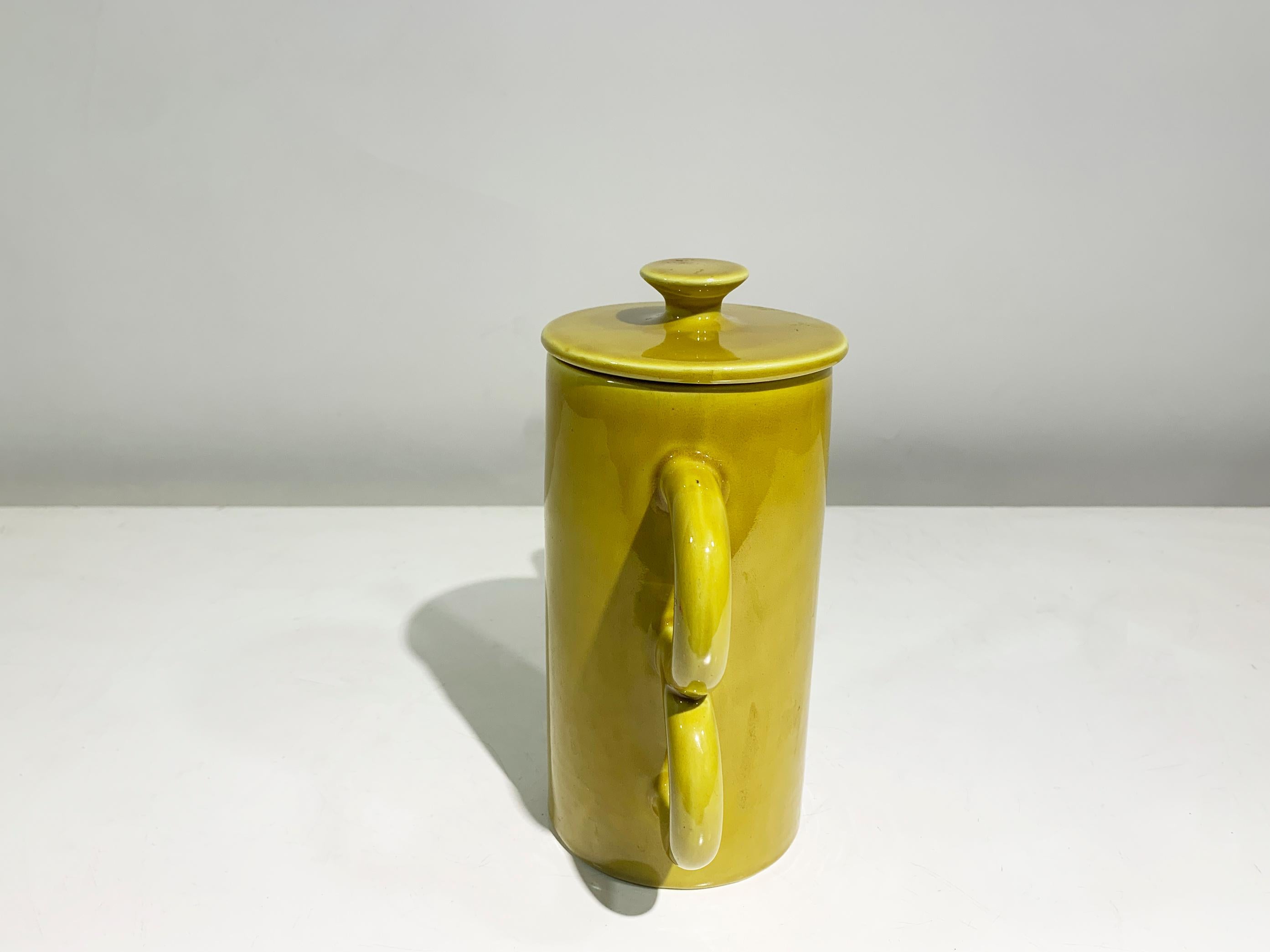 Céramique Théière Art Déco moutarde avec double poignée sculpturale, Italie en vente