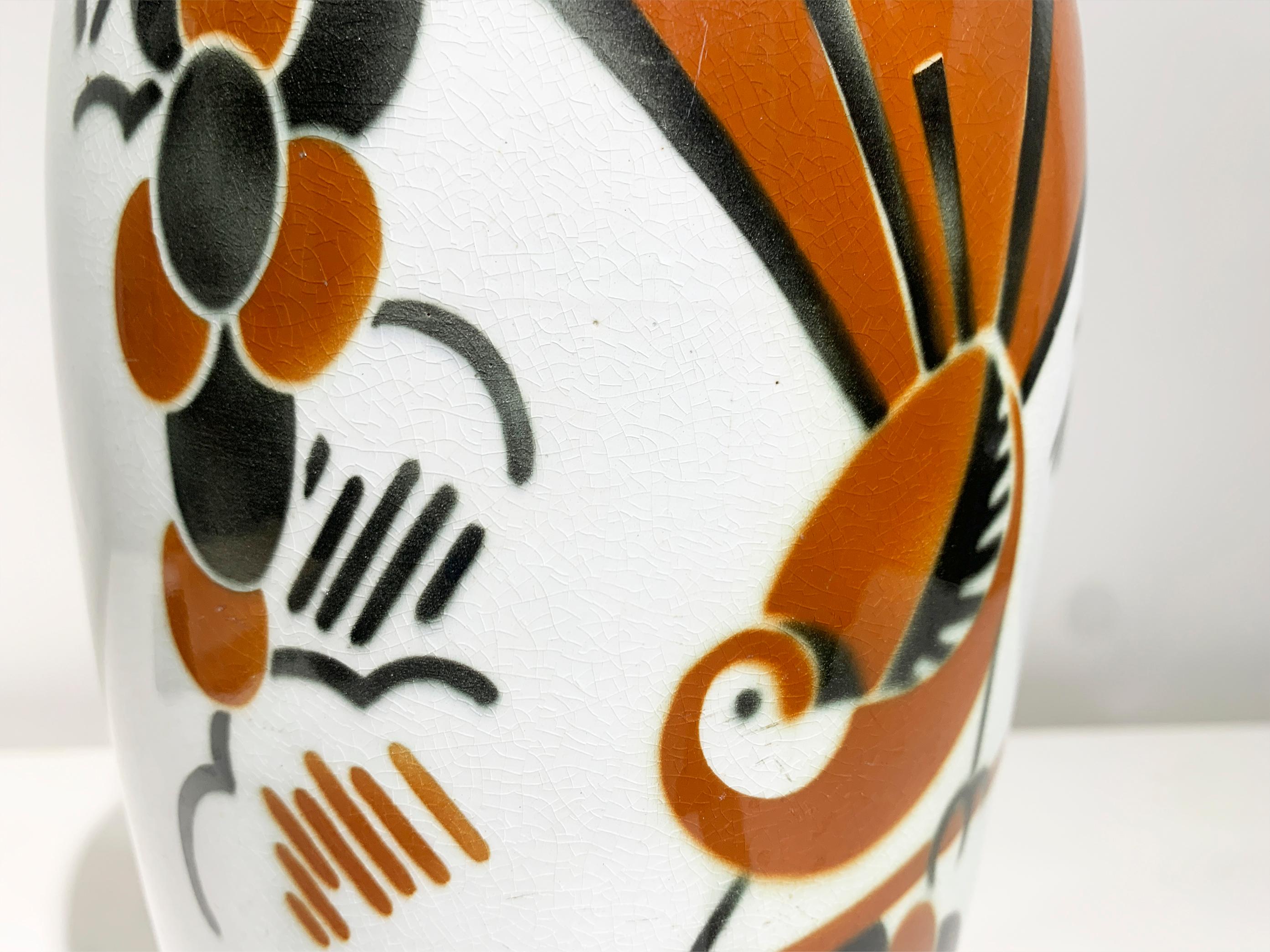 Vaso smaltato Art Déco, firmato Keller e Guerin Luneville, Francia In condizioni buone in vendita a Beirut, LB