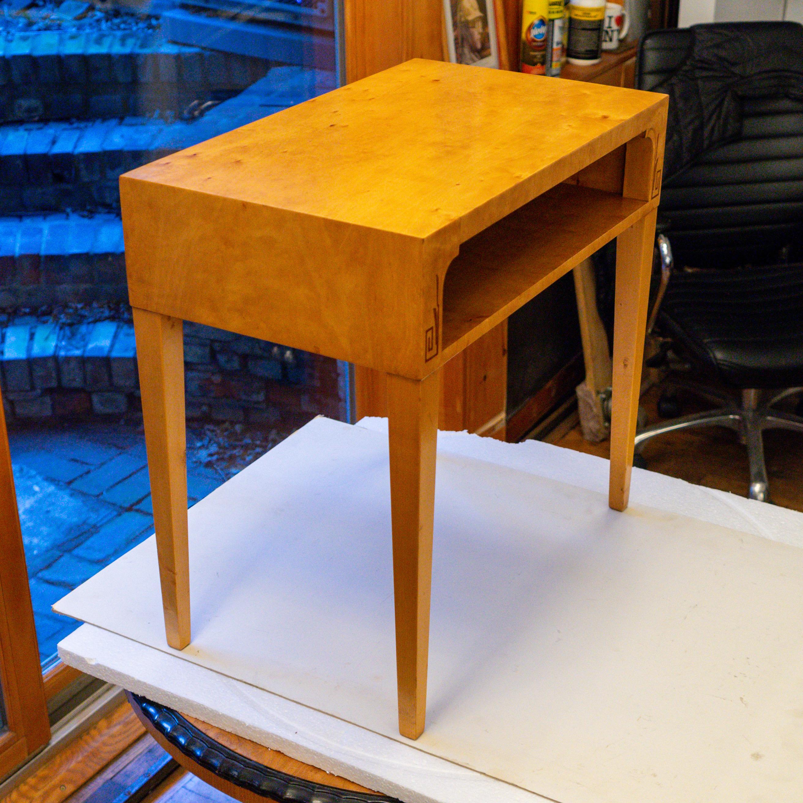Art Deco End Table in Birch For Sale 3