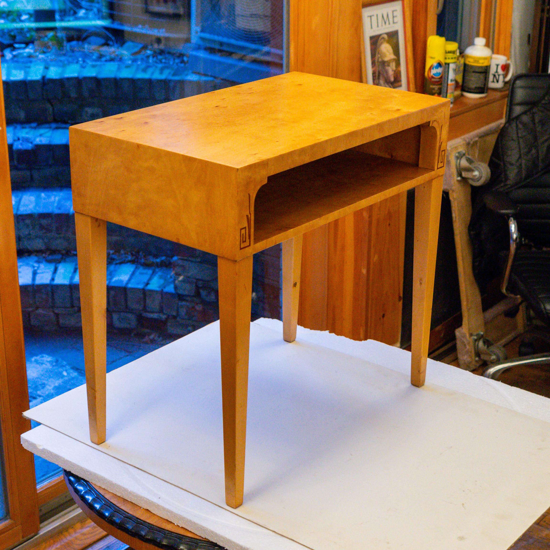 Art Deco End Table in Birch For Sale 4