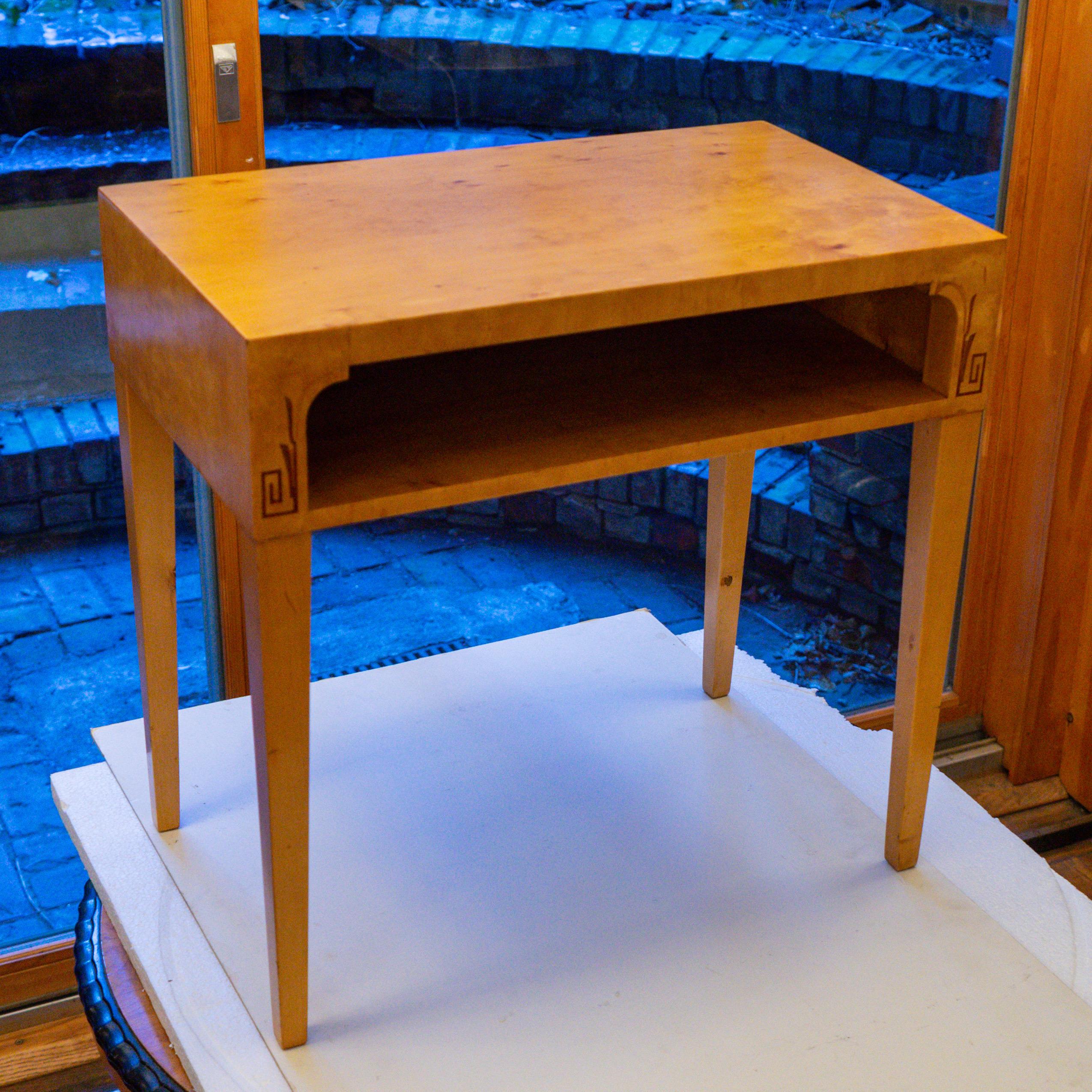 Art Deco End Table in Birch For Sale 2