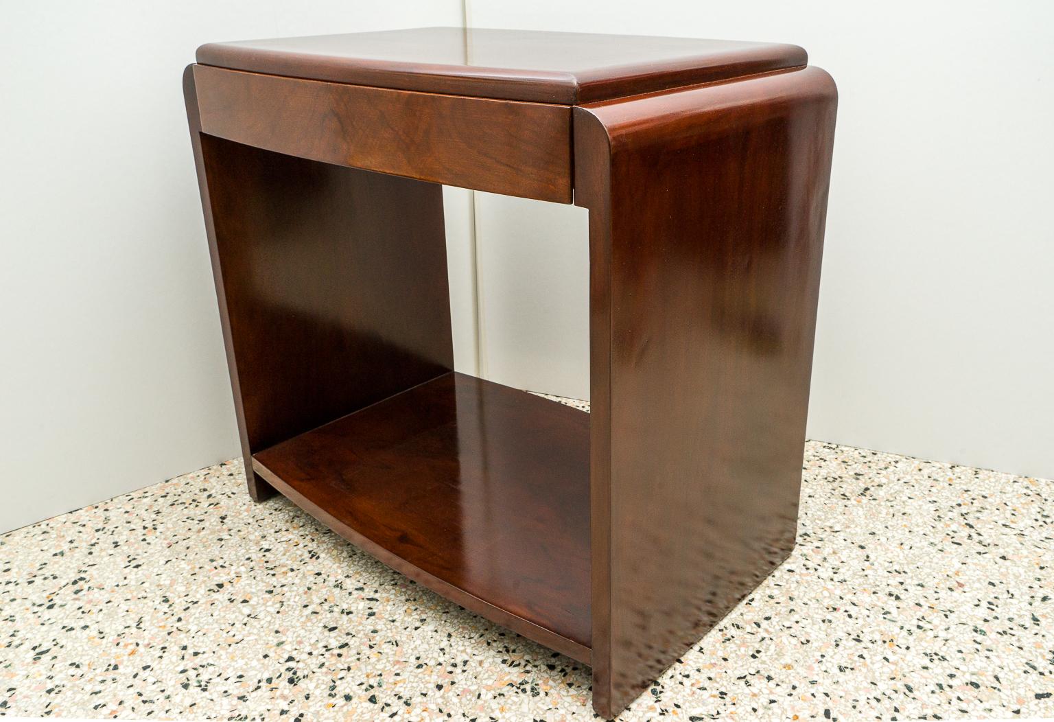 Poli Table d'appoint Art Déco avec tiroir en vente
