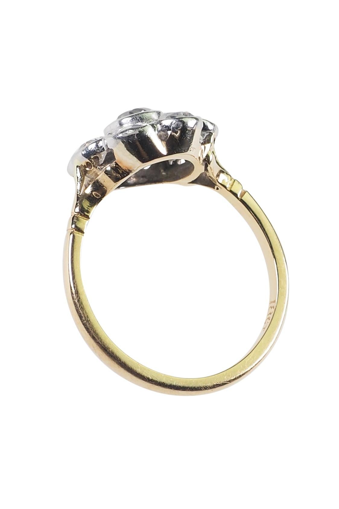 Anello di fidanzamento Art Deco con un gruppo di diamanti (1920) In condizioni buone in vendita a Berlin, DE