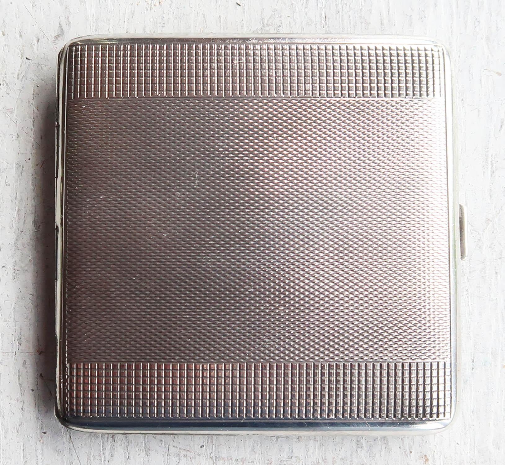 Repoussé Art Deco Engine Turned Silver Compact. English 1930's For Sale