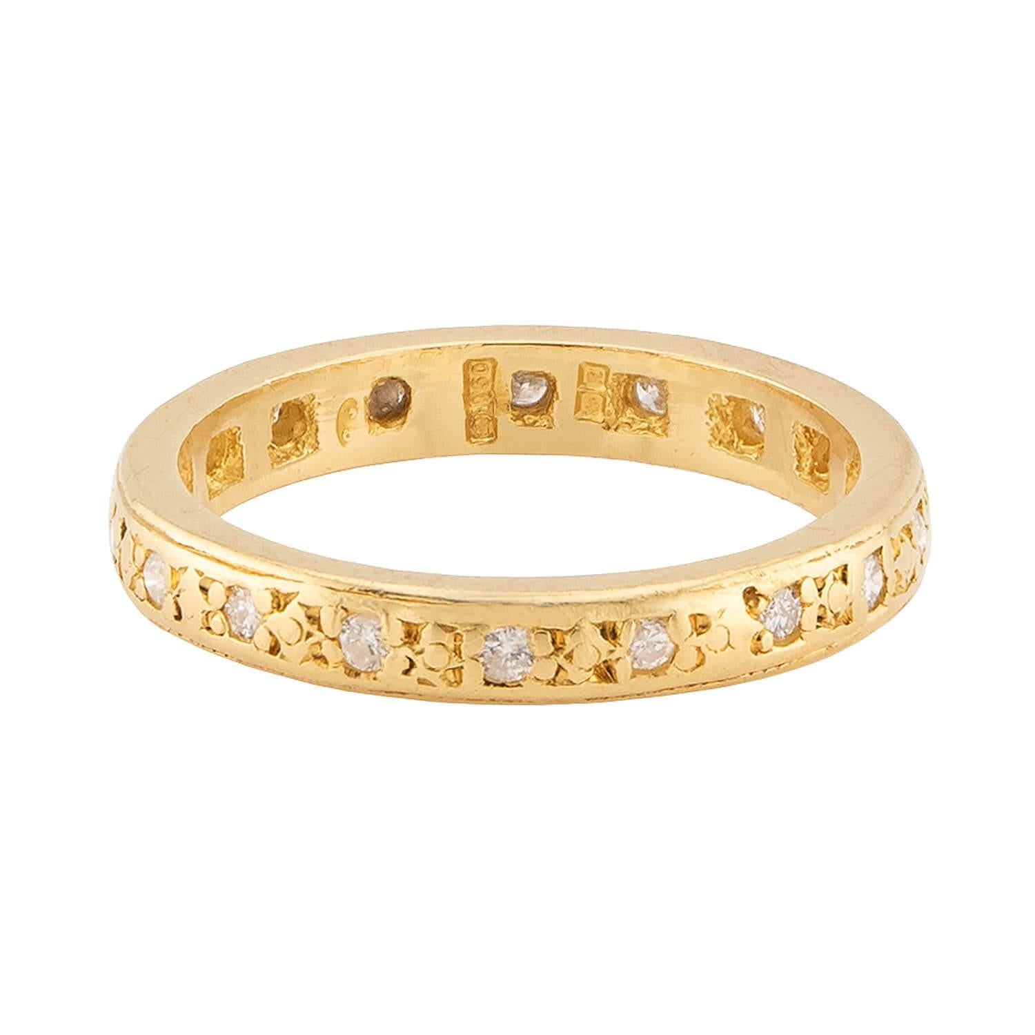 Taglio antico europeo Art Deco inglese 18k Diamond Eternity Band in vendita