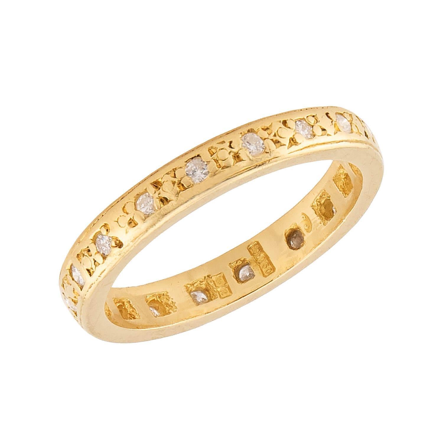 Art Deco inglese 18k Diamond Eternity Band In condizioni buone in vendita a Narberth, PA