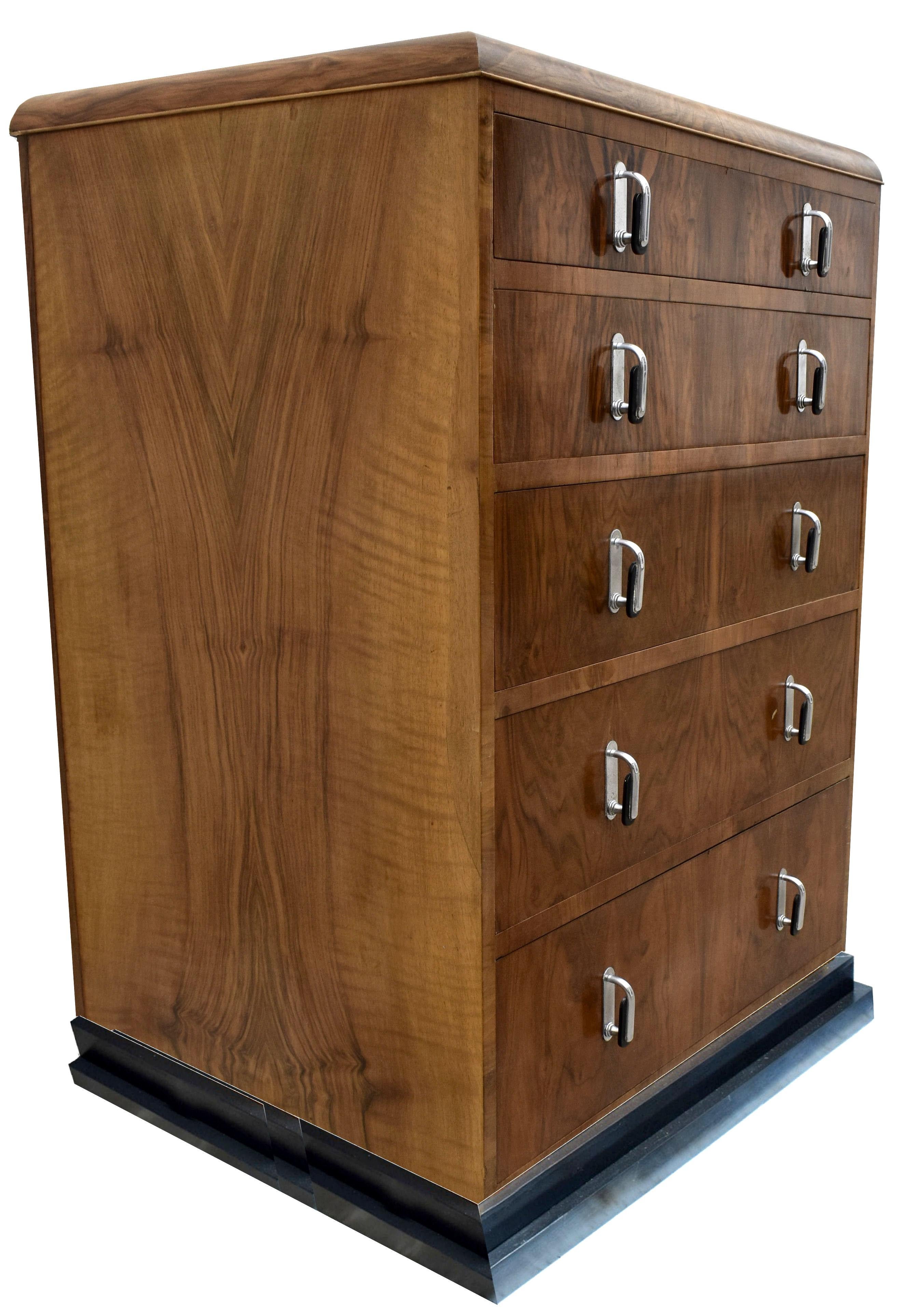 Art Deco English 1930's Figured Walnut Chest of Five Drawers In Good Condition In Devon, England