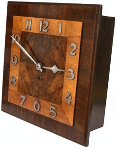 Orologio da parete Art Deco inglese a 8 giorni in noce, 1930 ca.