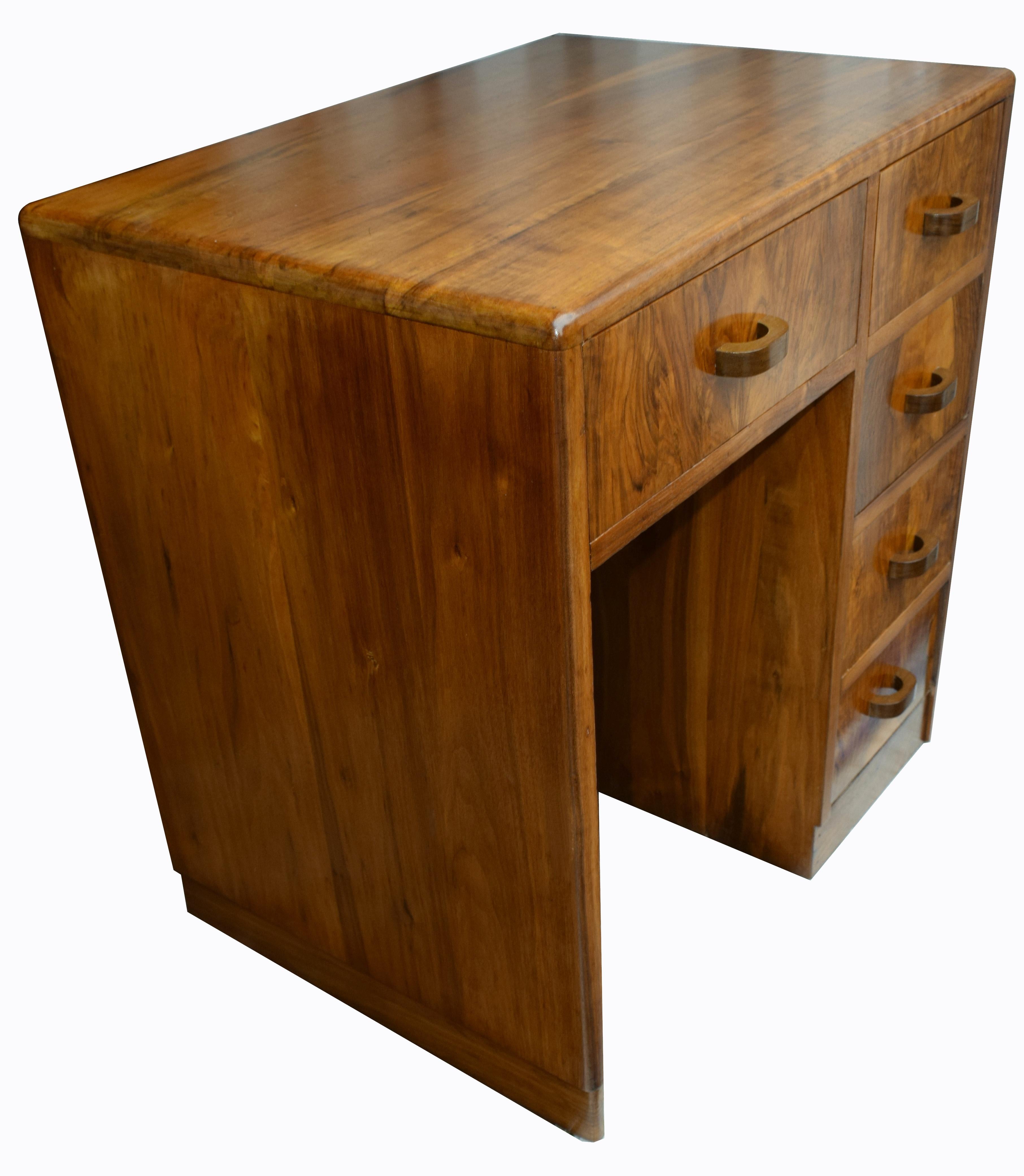 Englischer kompakter Art-Déco-Schreibtisch aus Nussbaumholz, 1930er Jahre (Art déco) im Angebot