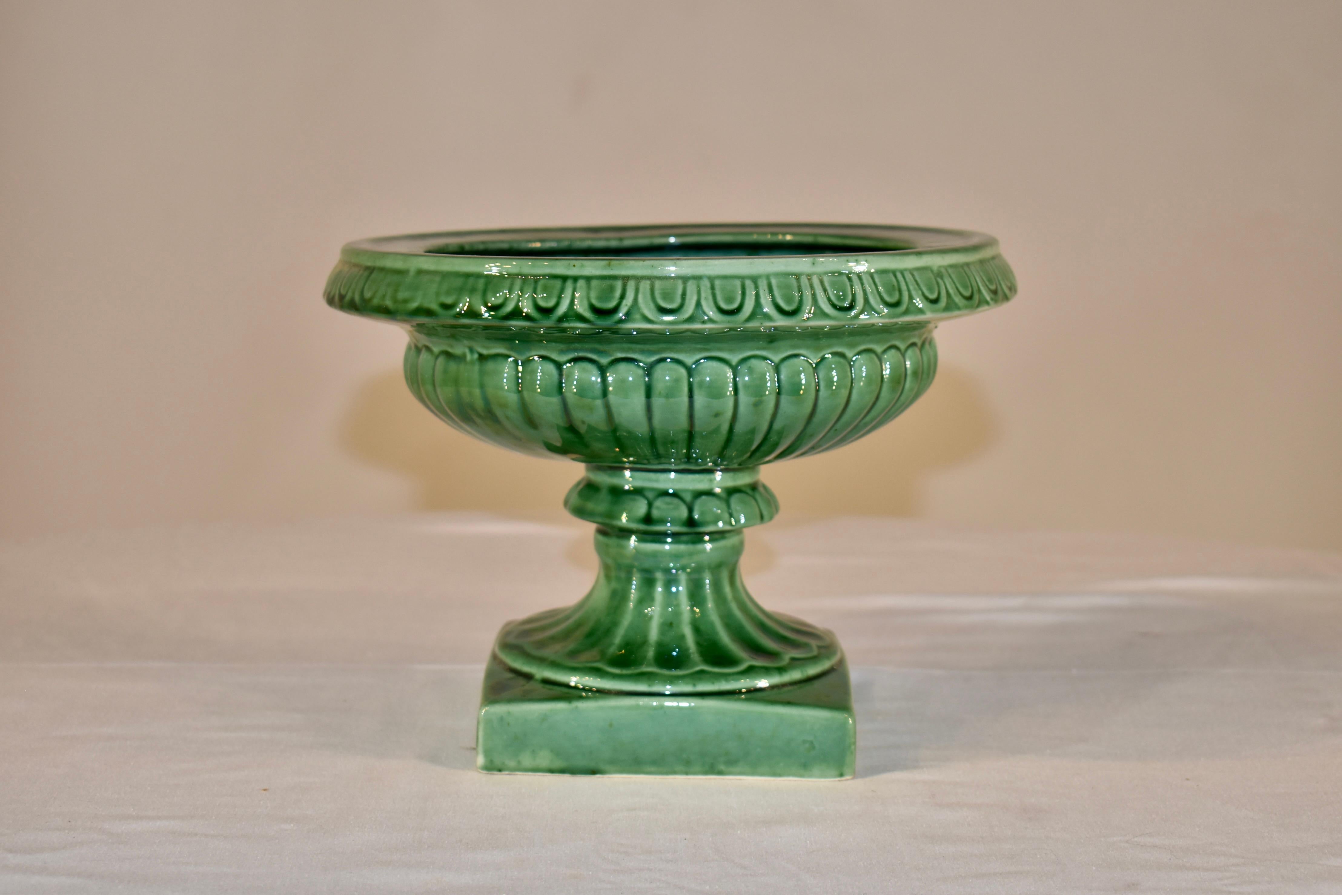Circa 1930's majolica glazed planter, marked Elaine Goddard, Dartmouth Pottery.  This is a lovely piece and would be amazing filled with flowers, or used as a pedestal with a dish on top for serving on a gorgeous table.  The form is like a Grecian