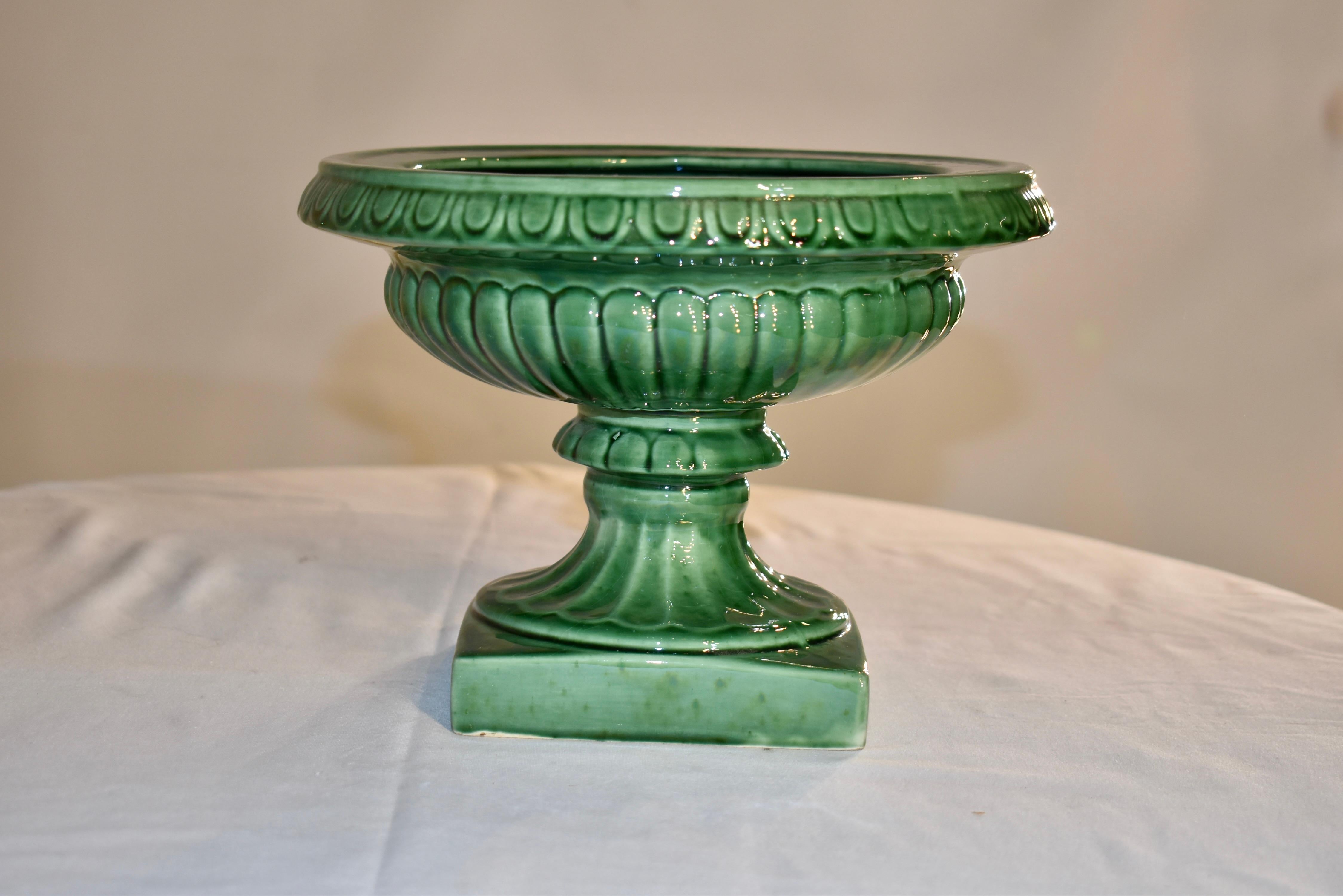 Art Deco English Planter, c. 1930 In Good Condition In High Point, NC
