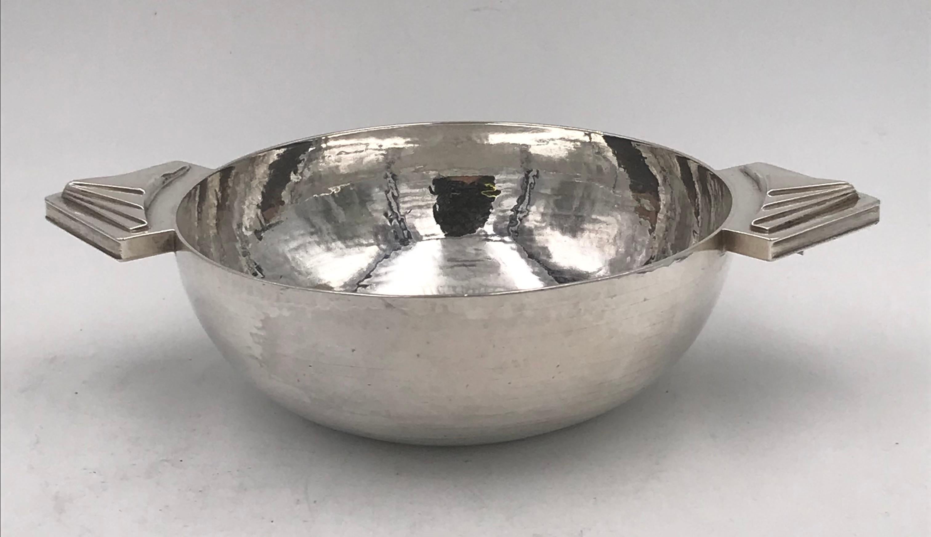 Mid-20th Century Art Deco English Silver Bowl For Sale