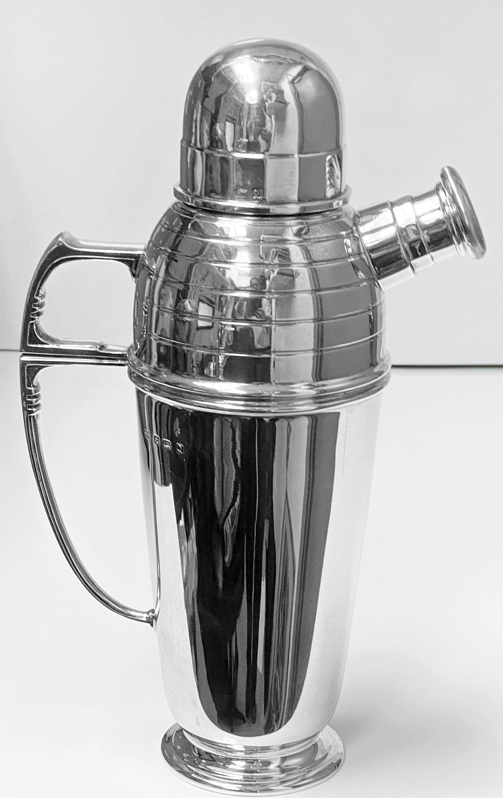 20th Century Art Deco English Silver Cocktail Shaker, Birmingham 1913 Pearce & Sons