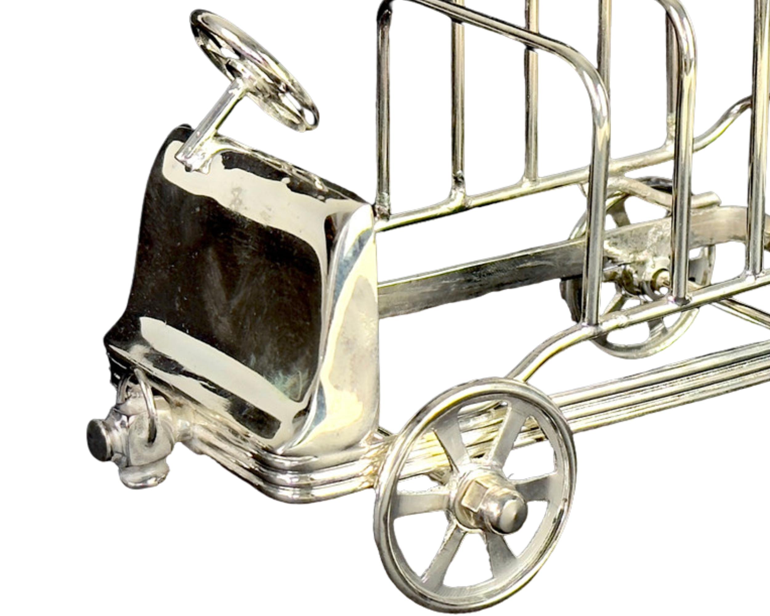 Porta-toast inglese d'argento Art Deco, 4 fette di pane per la colazione a forma di automobile in vendita 2