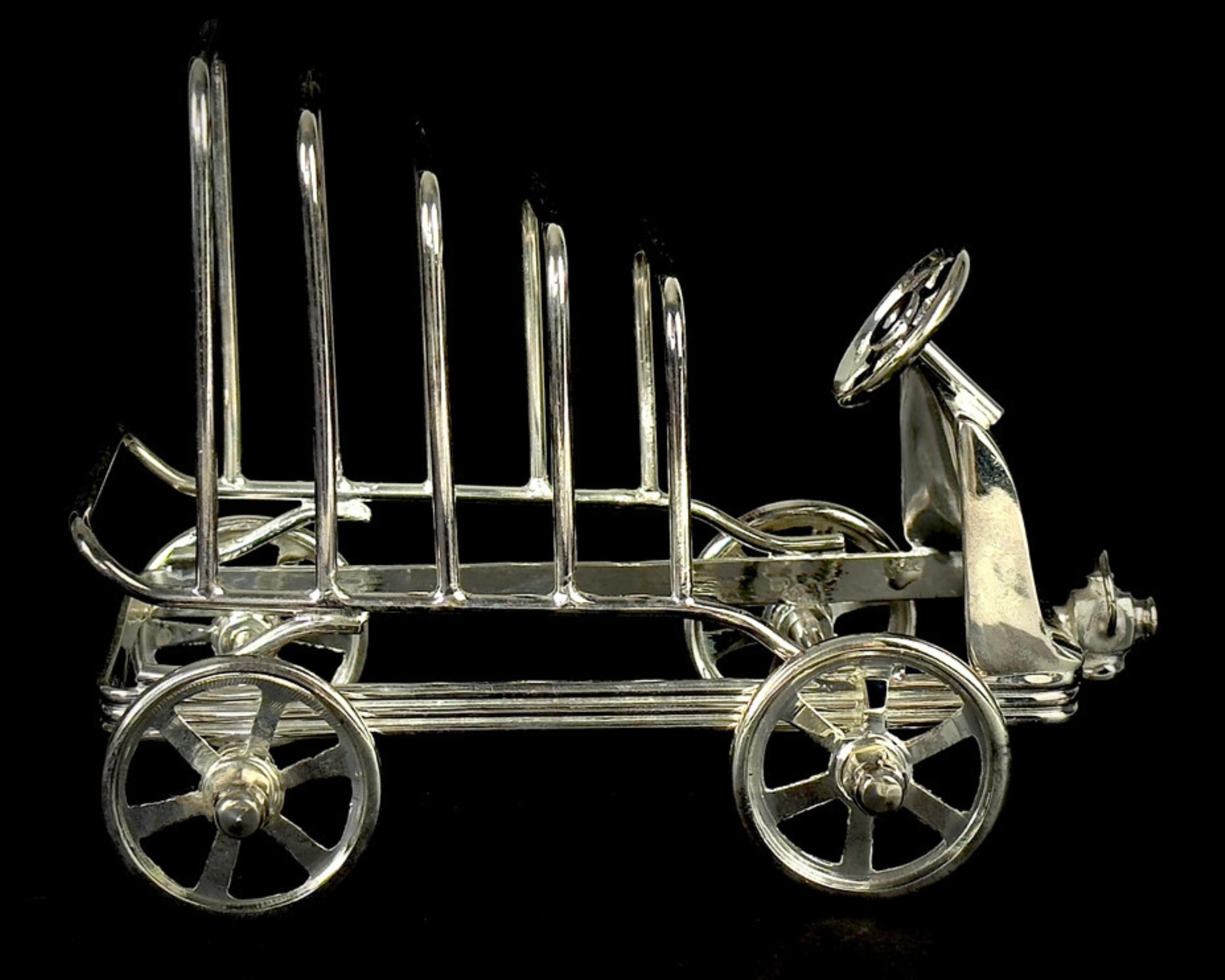 Porta-toast inglese d'argento Art Deco, 4 fette di pane per la colazione a forma di automobile in vendita 1