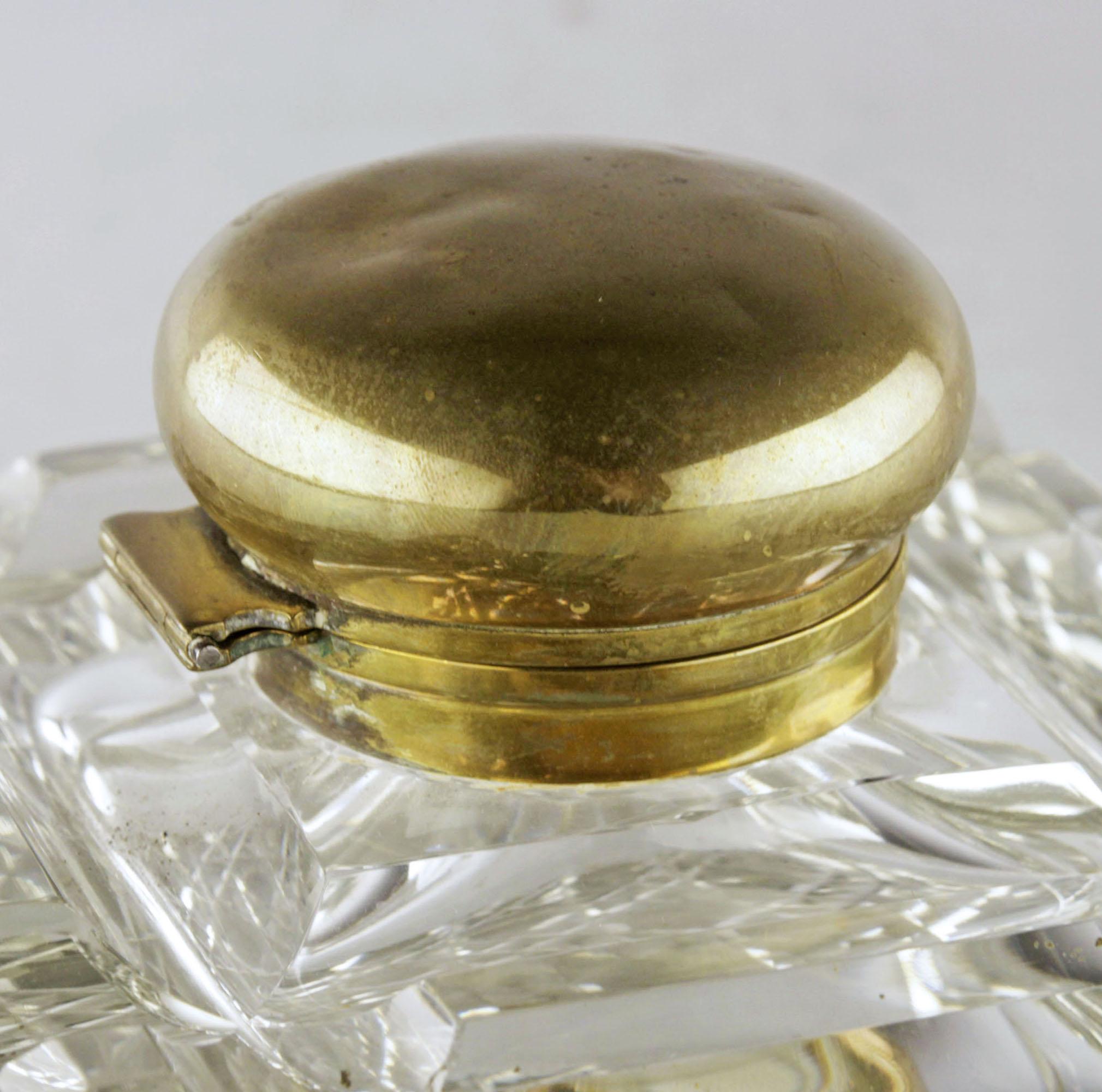 Art Deco Art Déco English Square Shapped Cut Glass/Crystal Inkwell with Brass/Bronze Top For Sale