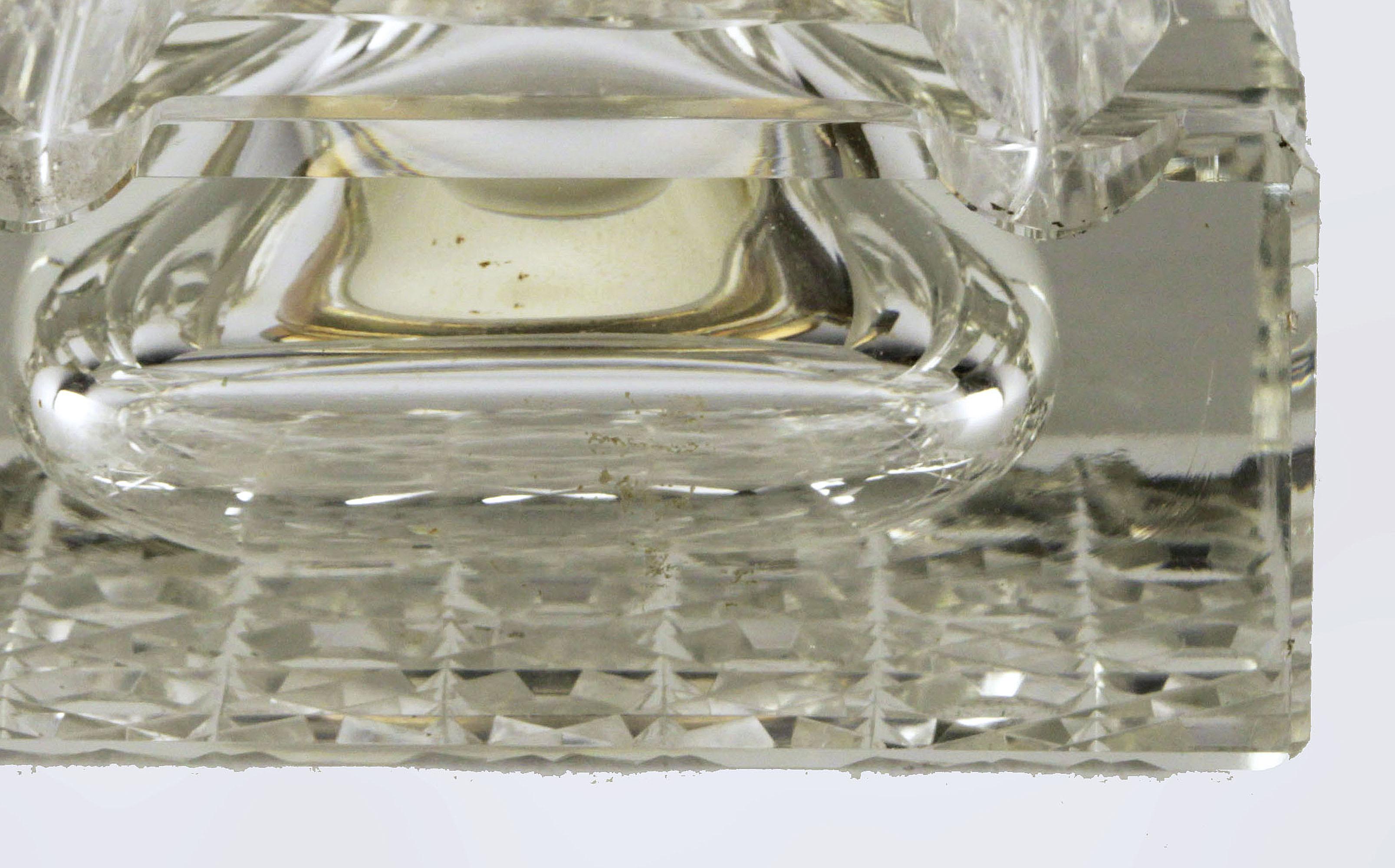 Art Déco English Square Shapped Cut Glass/Crystal Inkwell with Brass/Bronze Top For Sale 1