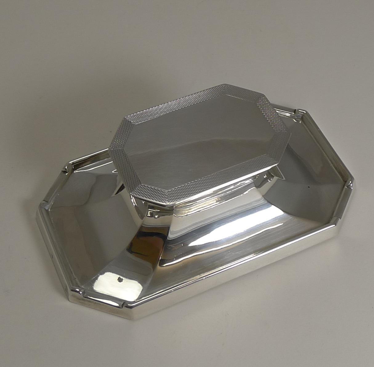 Art Deco English Sterling Silver Inkwell by Deakin and Francis, 1933 In Good Condition In Bath, GB