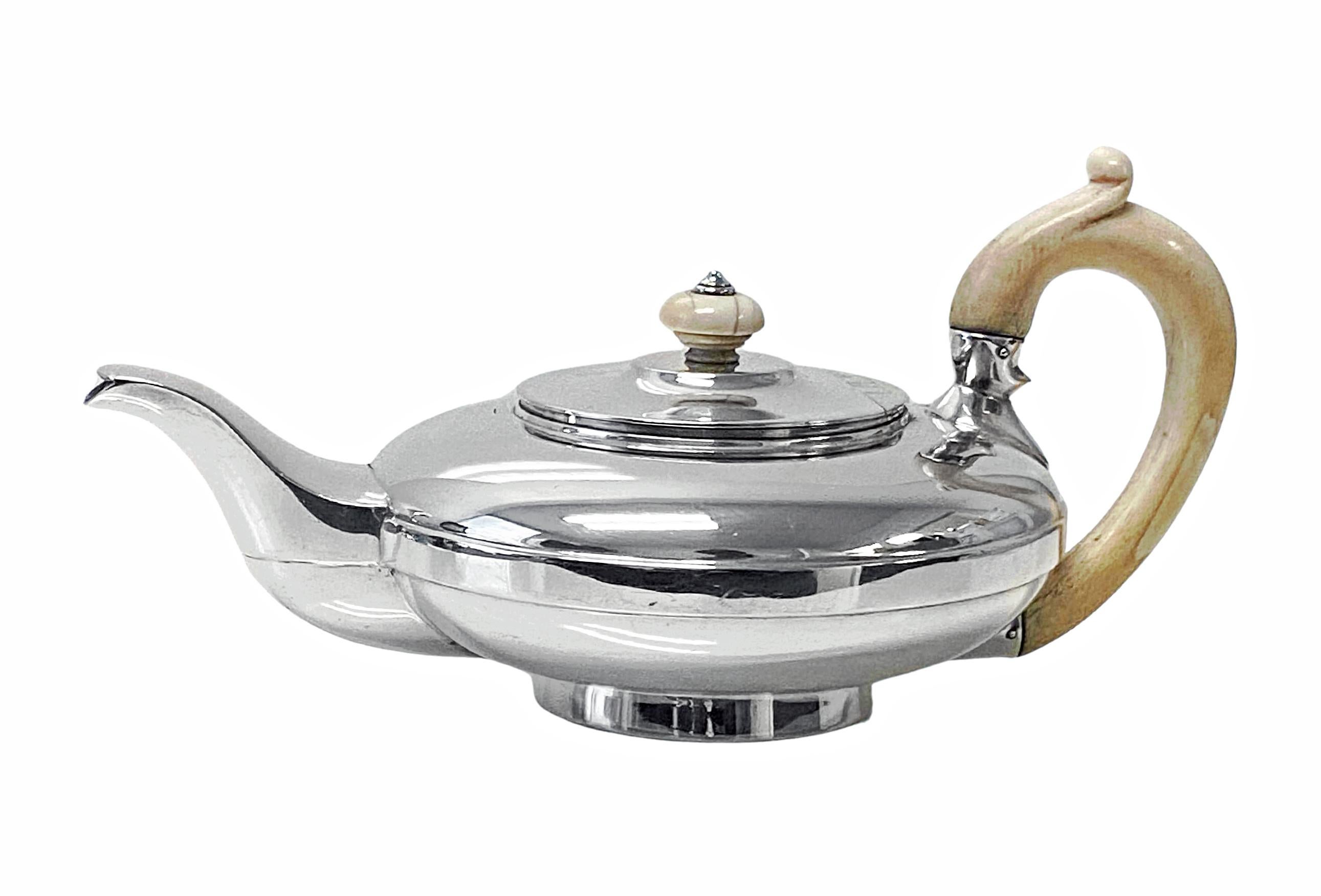 Europeo Servizio da tè in argento Sterling Art Deco Londra 1926-38 in vendita
