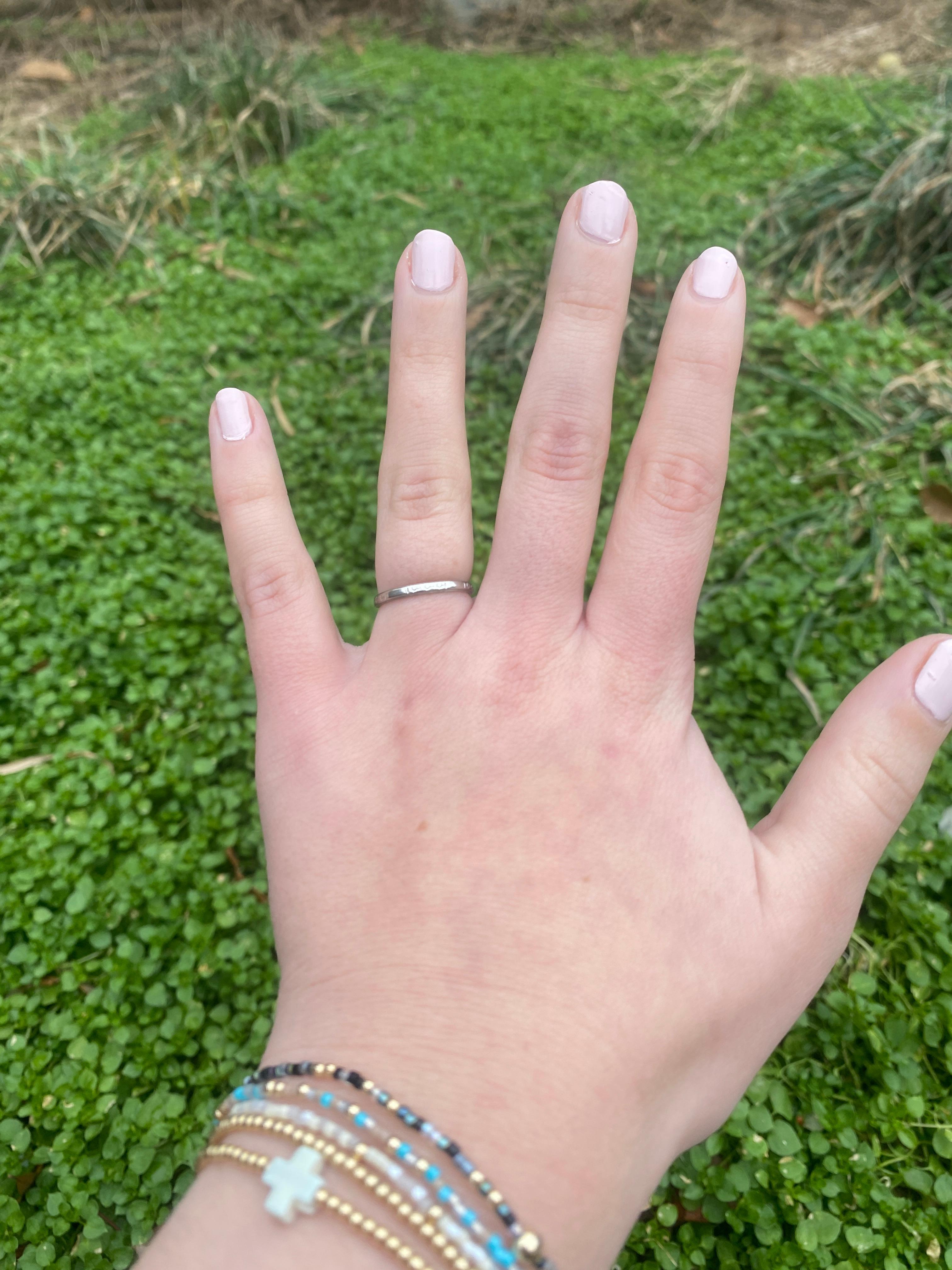 Bague jonc gravée Art déco, or blanc 18 carats, taille 6 en vente 1