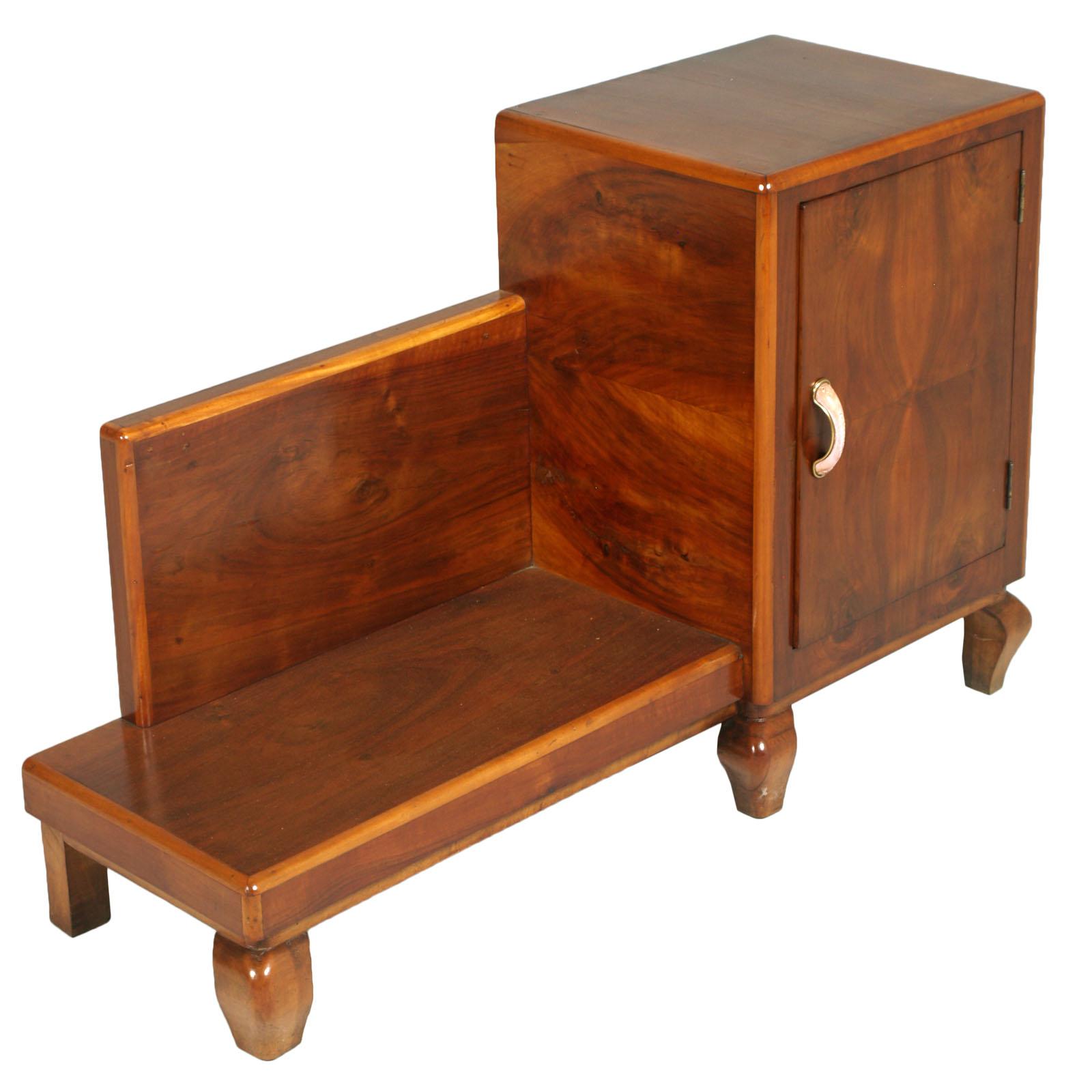 1930s Art Deco entrance cabinet, console in solid blond walnut and veneered walnut restored and published to wax

Measures cm: H 66\20, W 103, D 36.