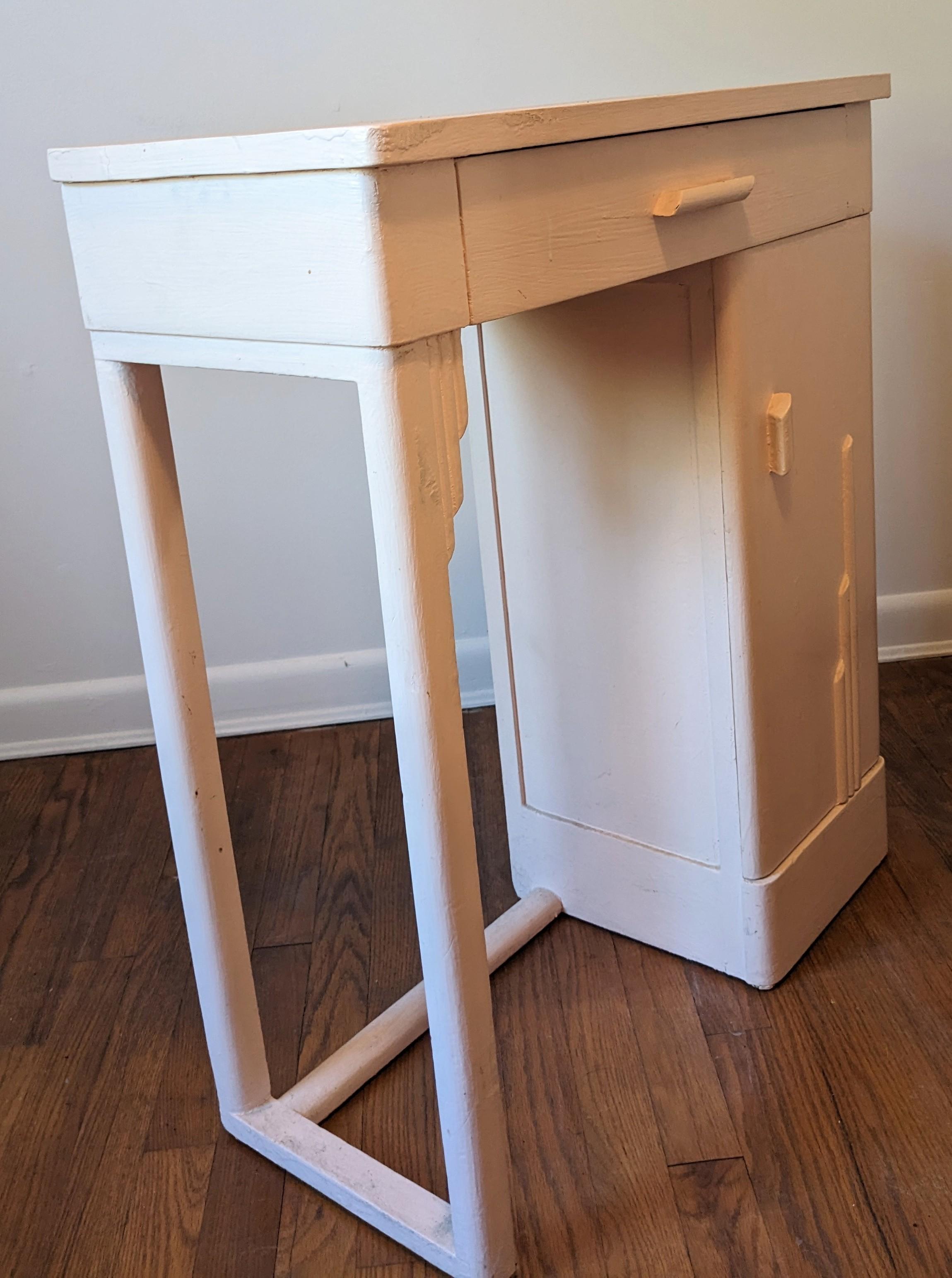Art Deco Entry Desk In Good Condition For Sale In Riverdale, NY